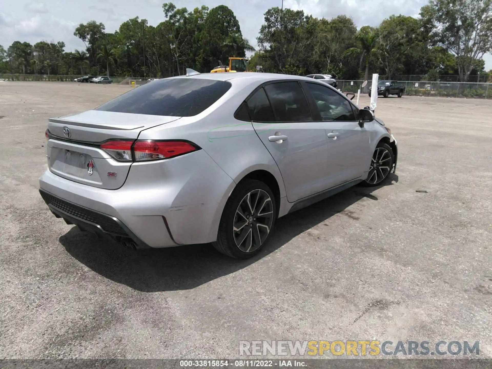 4 Photograph of a damaged car 5YFS4RCE1LP009079 TOYOTA COROLLA 2020