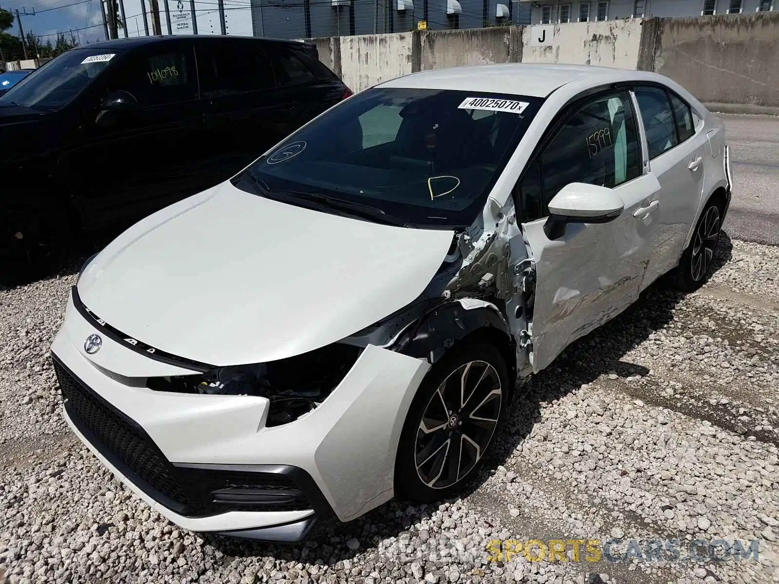 2 Photograph of a damaged car 5YFS4RCE1LP010216 TOYOTA COROLLA 2020