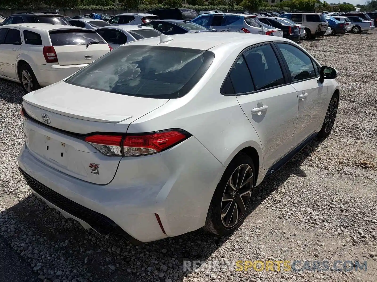 4 Photograph of a damaged car 5YFS4RCE1LP010216 TOYOTA COROLLA 2020