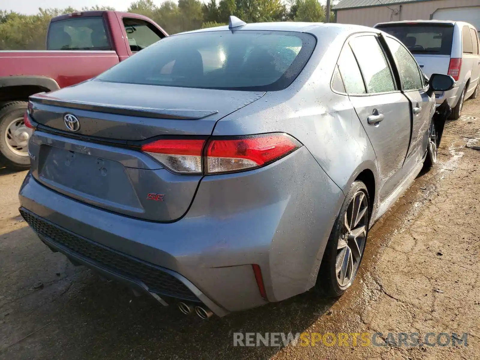 4 Photograph of a damaged car 5YFS4RCE1LP014122 TOYOTA COROLLA 2020