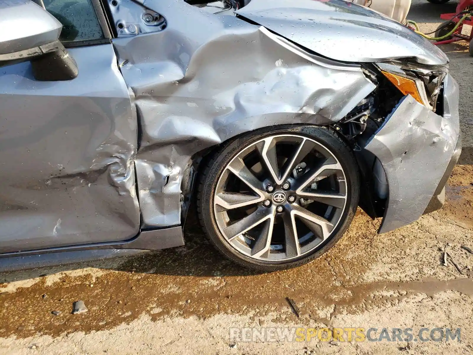 9 Photograph of a damaged car 5YFS4RCE1LP014122 TOYOTA COROLLA 2020