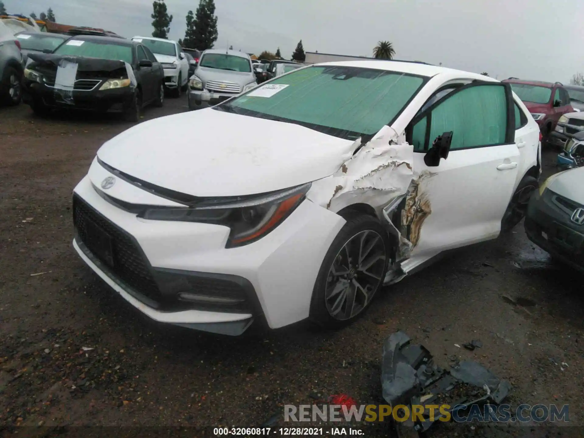 2 Photograph of a damaged car 5YFS4RCE1LP014508 TOYOTA COROLLA 2020