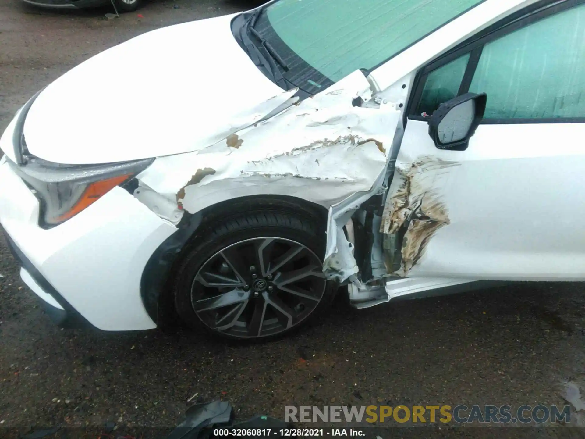 6 Photograph of a damaged car 5YFS4RCE1LP014508 TOYOTA COROLLA 2020