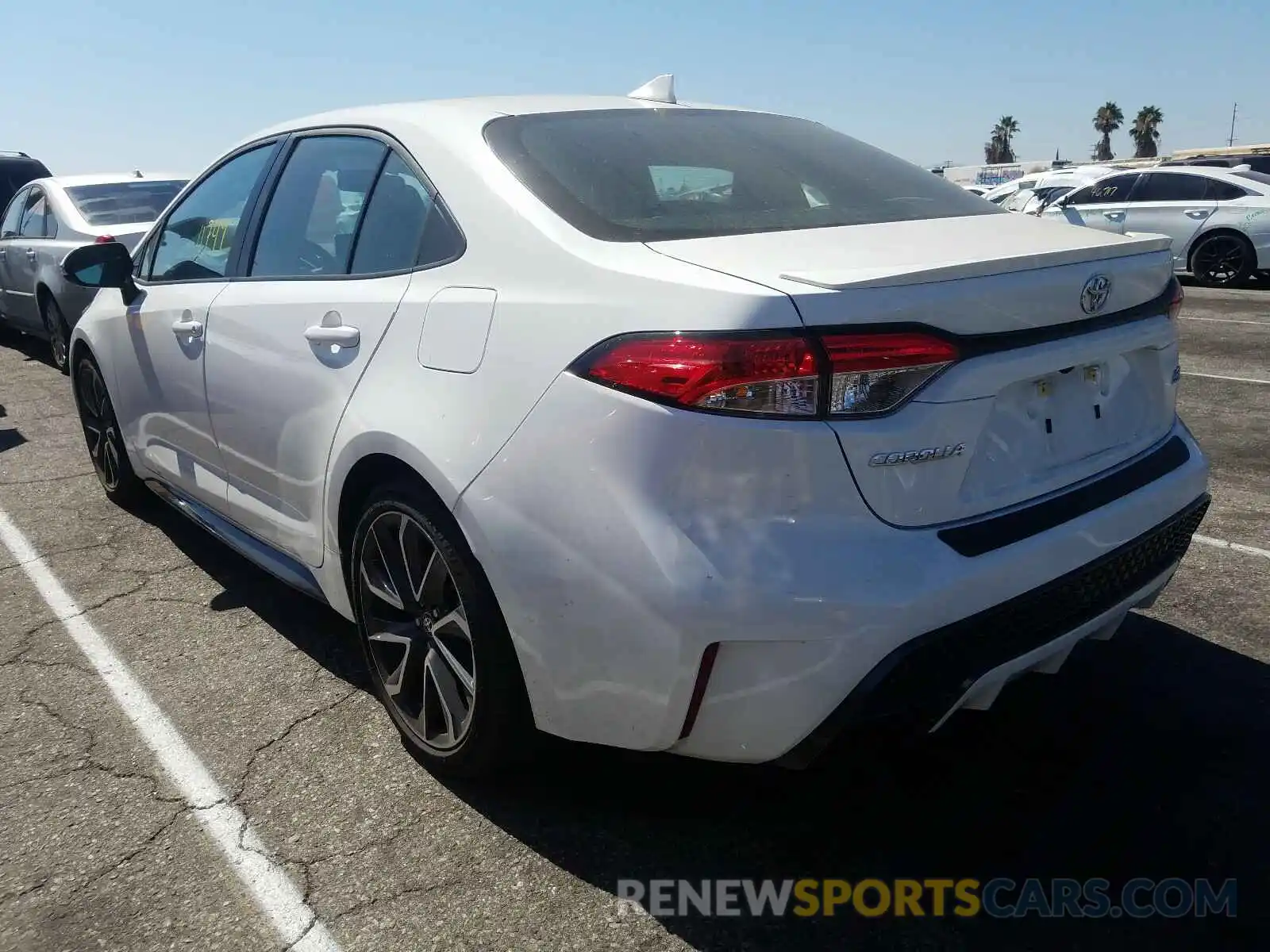 3 Photograph of a damaged car 5YFS4RCE1LP015397 TOYOTA COROLLA 2020