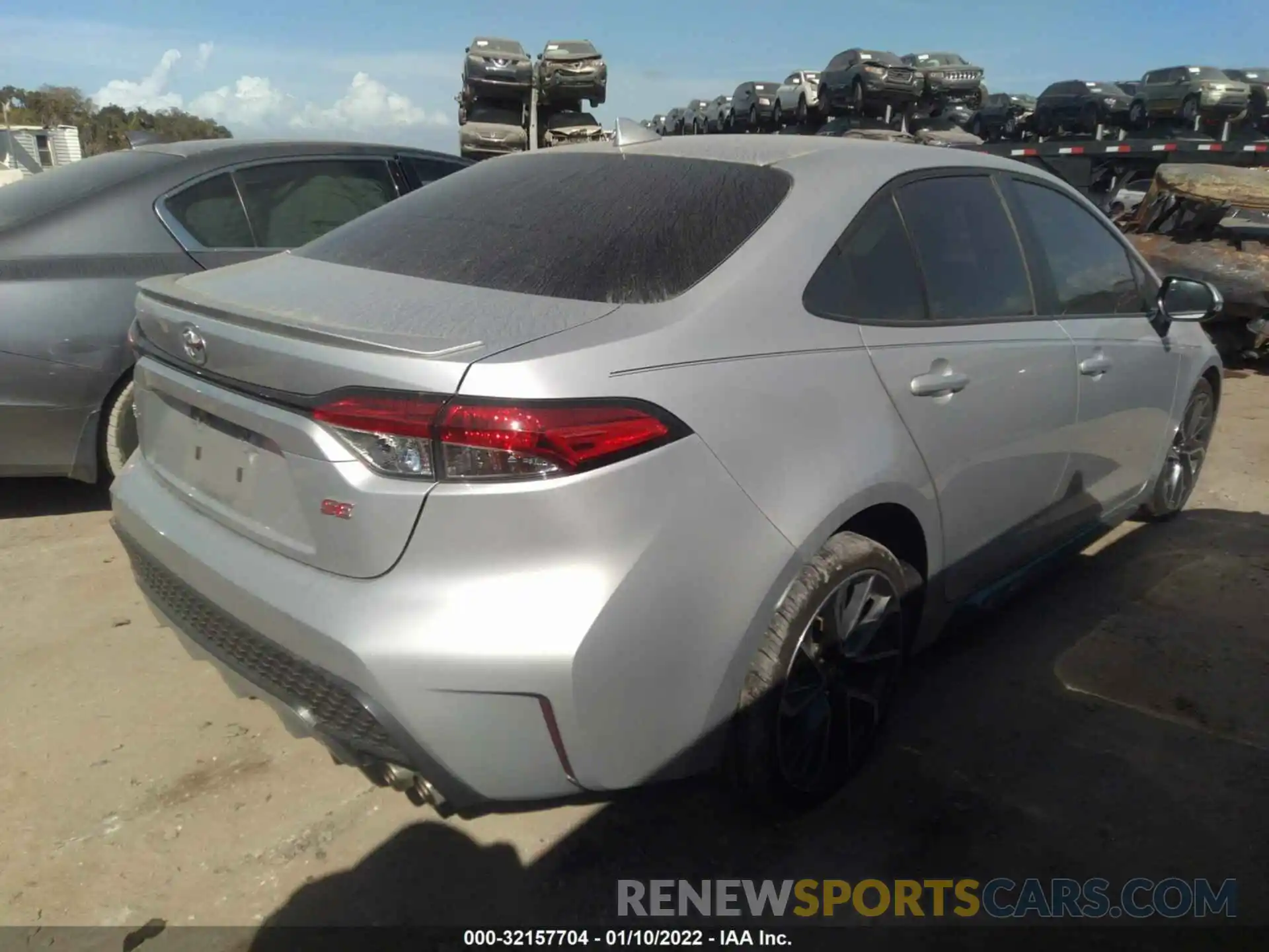 4 Photograph of a damaged car 5YFS4RCE1LP019109 TOYOTA COROLLA 2020