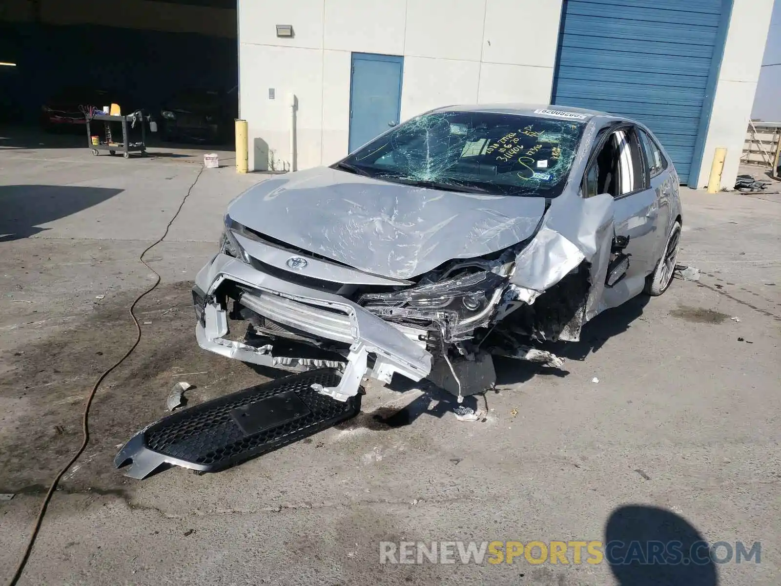 2 Photograph of a damaged car 5YFS4RCE1LP020602 TOYOTA COROLLA 2020