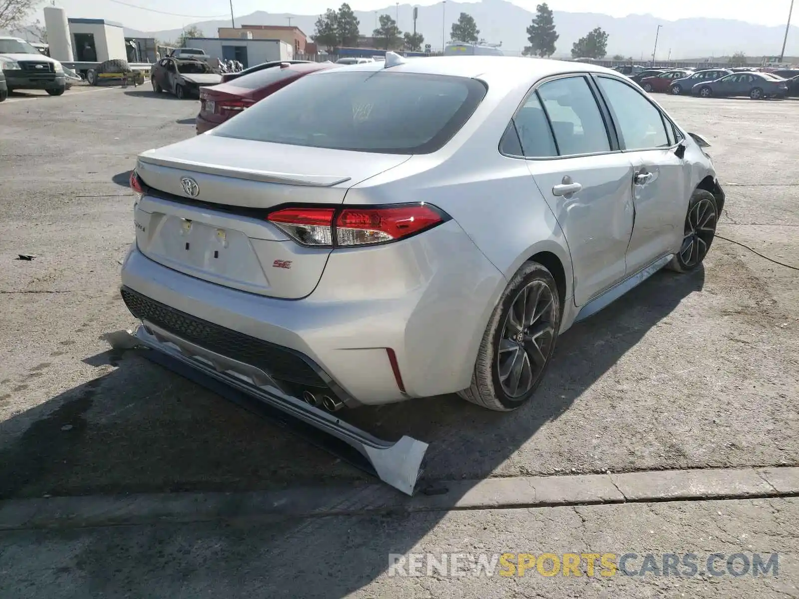 4 Photograph of a damaged car 5YFS4RCE1LP020602 TOYOTA COROLLA 2020