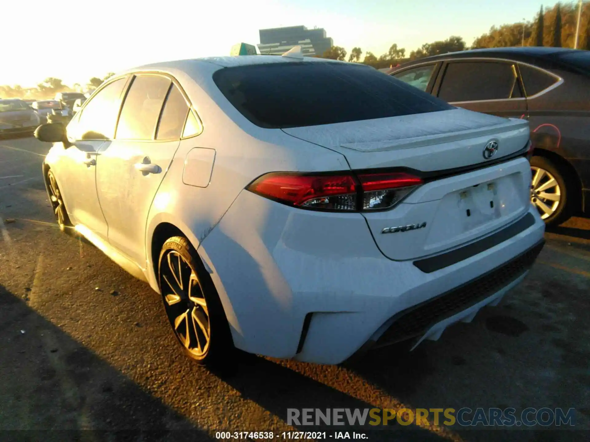 3 Photograph of a damaged car 5YFS4RCE1LP021068 TOYOTA COROLLA 2020