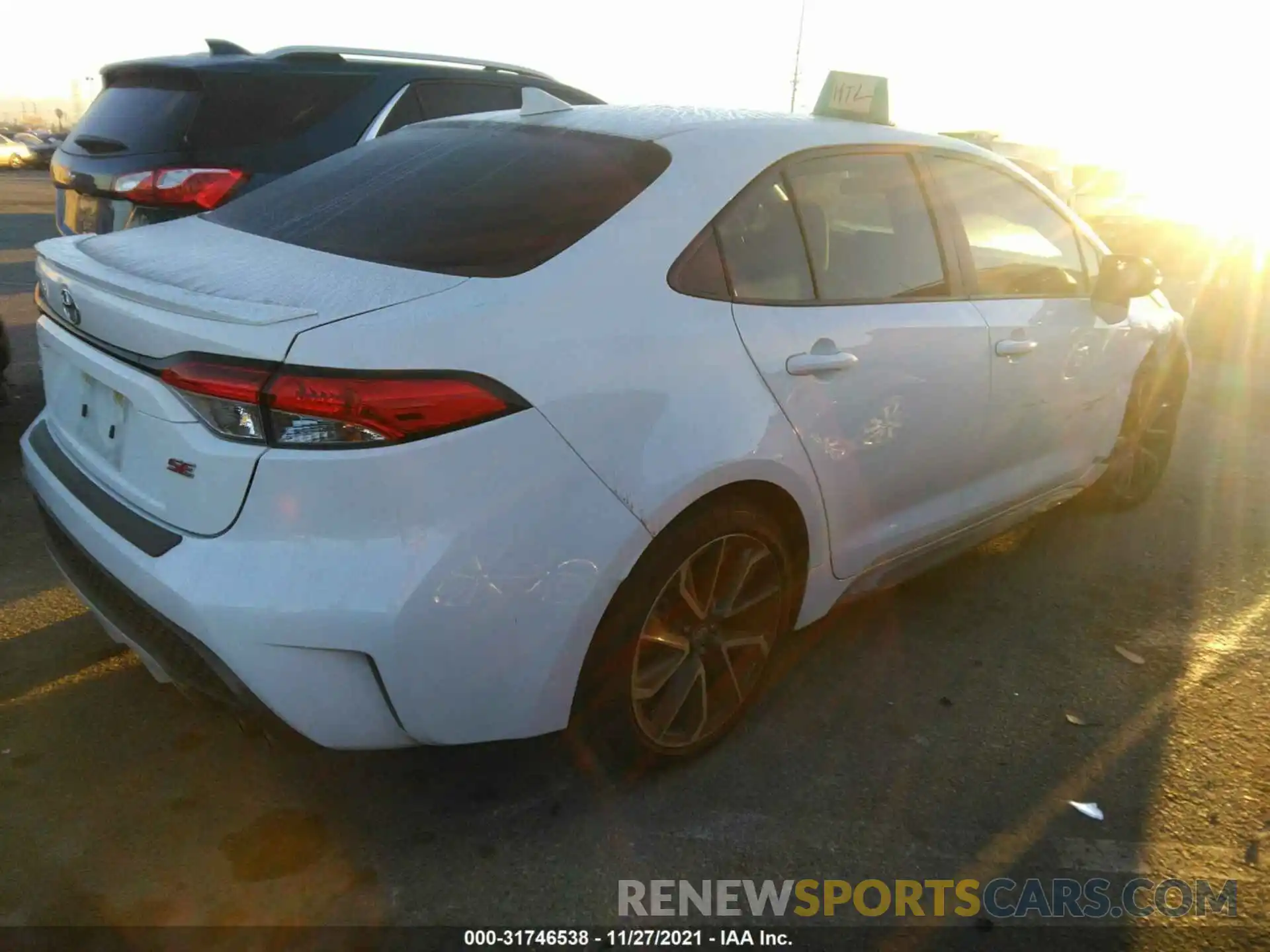 4 Photograph of a damaged car 5YFS4RCE1LP021068 TOYOTA COROLLA 2020