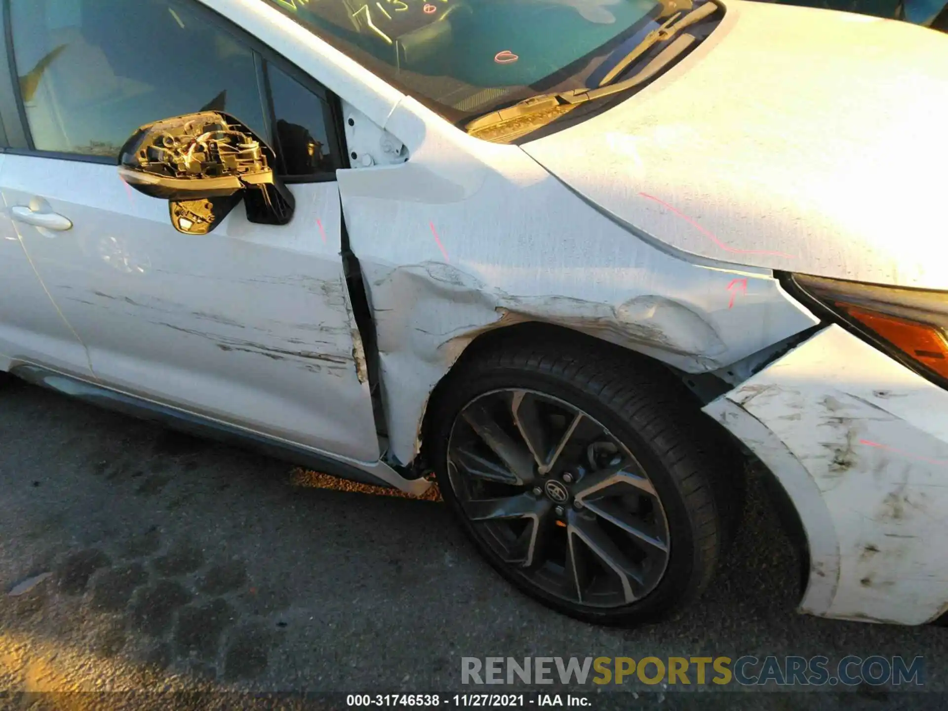 6 Photograph of a damaged car 5YFS4RCE1LP021068 TOYOTA COROLLA 2020