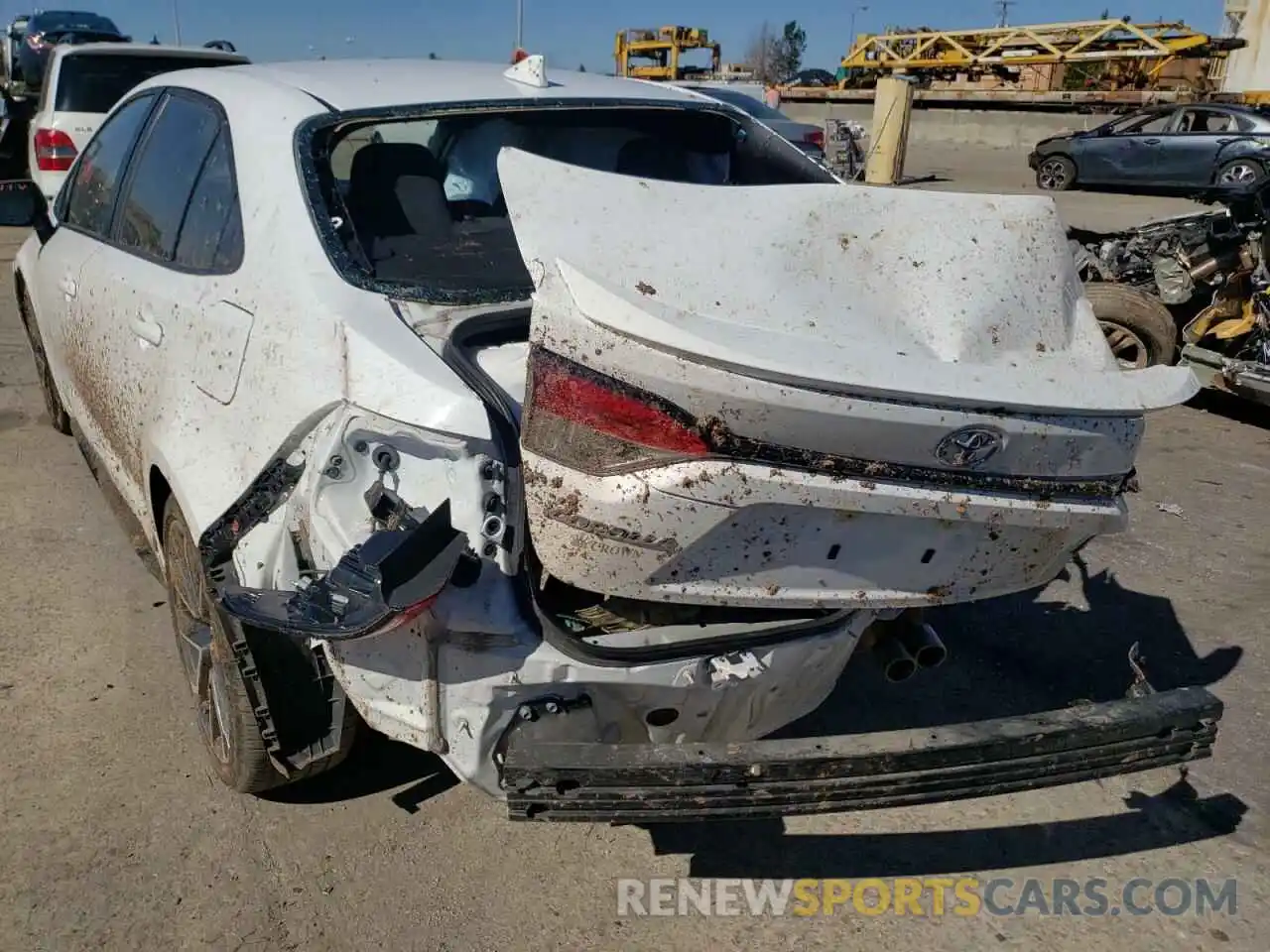 3 Photograph of a damaged car 5YFS4RCE1LP021149 TOYOTA COROLLA 2020