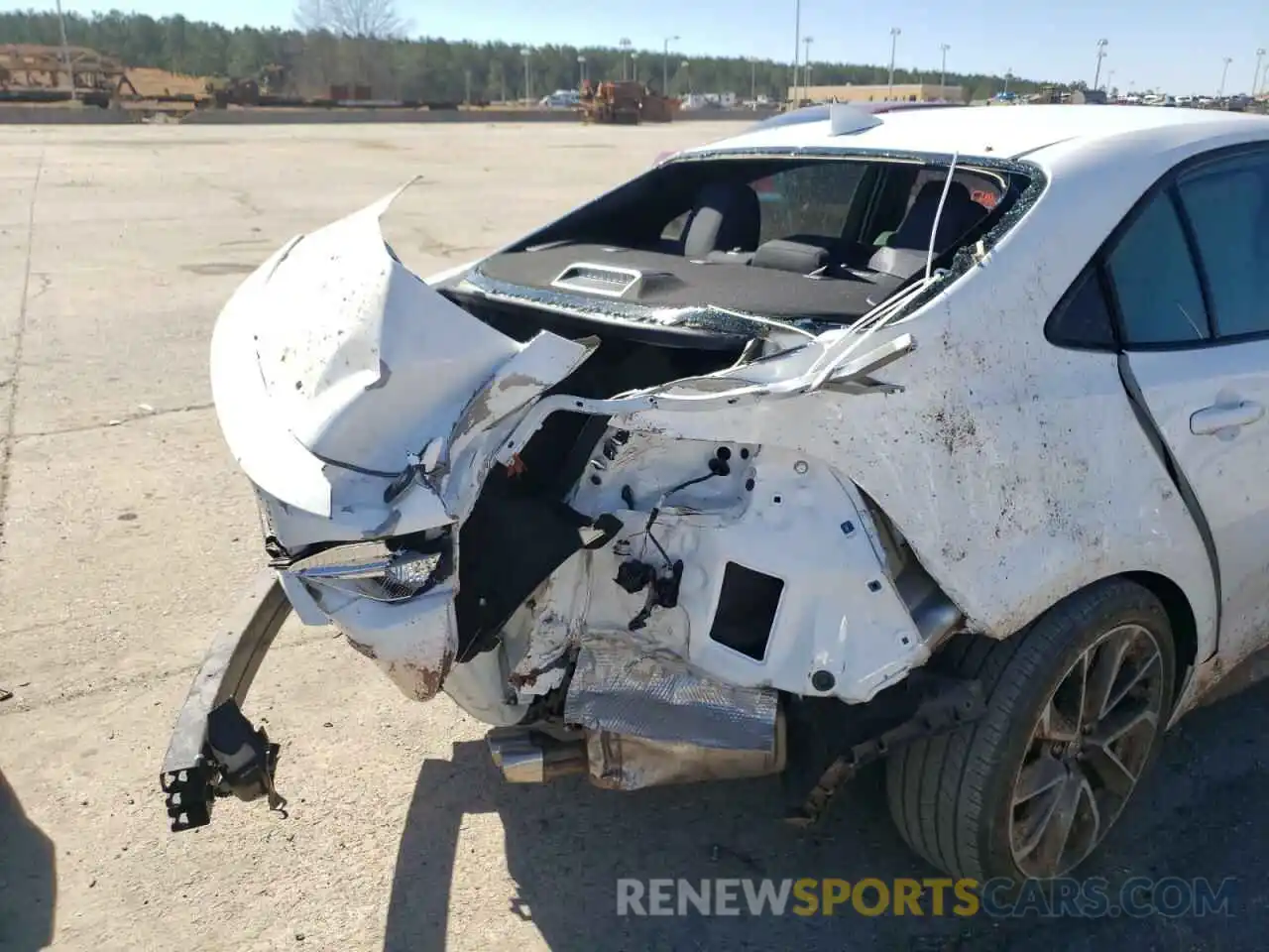 9 Photograph of a damaged car 5YFS4RCE1LP021149 TOYOTA COROLLA 2020