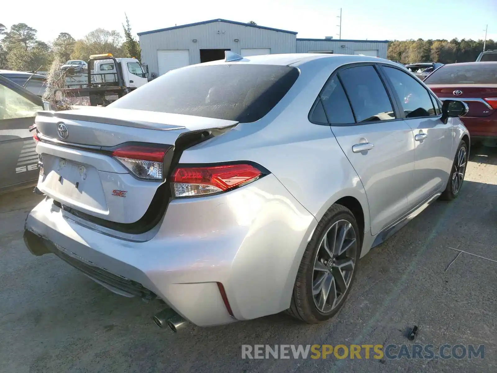 4 Photograph of a damaged car 5YFS4RCE1LP022480 TOYOTA COROLLA 2020