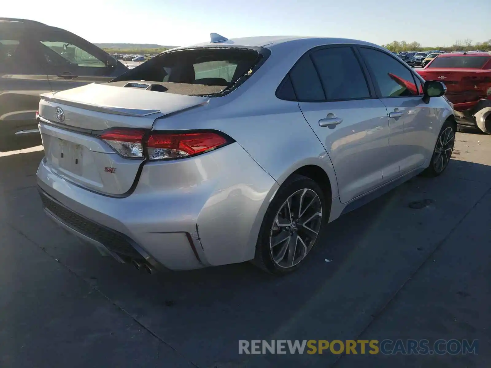 4 Photograph of a damaged car 5YFS4RCE1LP023158 TOYOTA COROLLA 2020