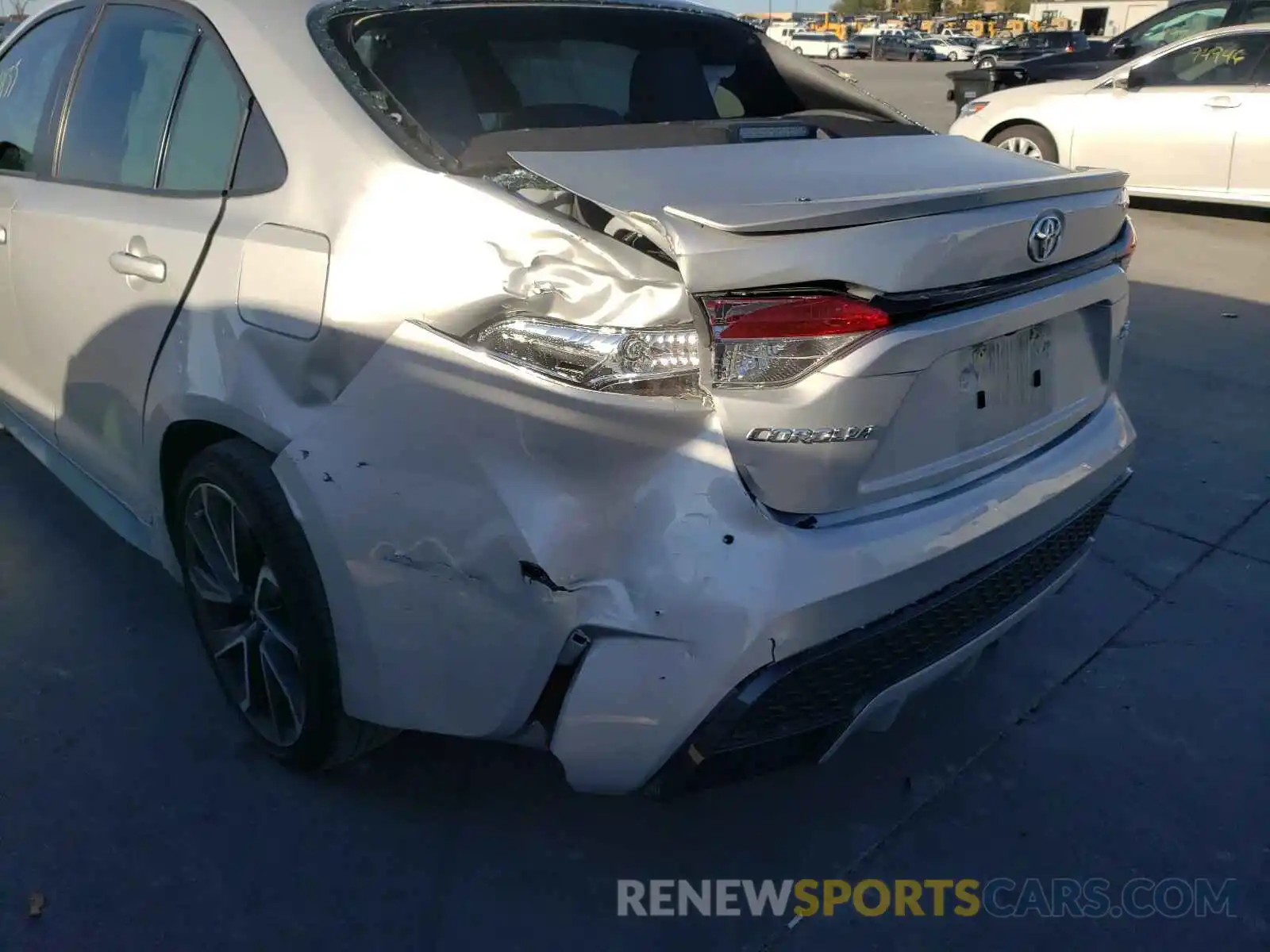 9 Photograph of a damaged car 5YFS4RCE1LP023158 TOYOTA COROLLA 2020