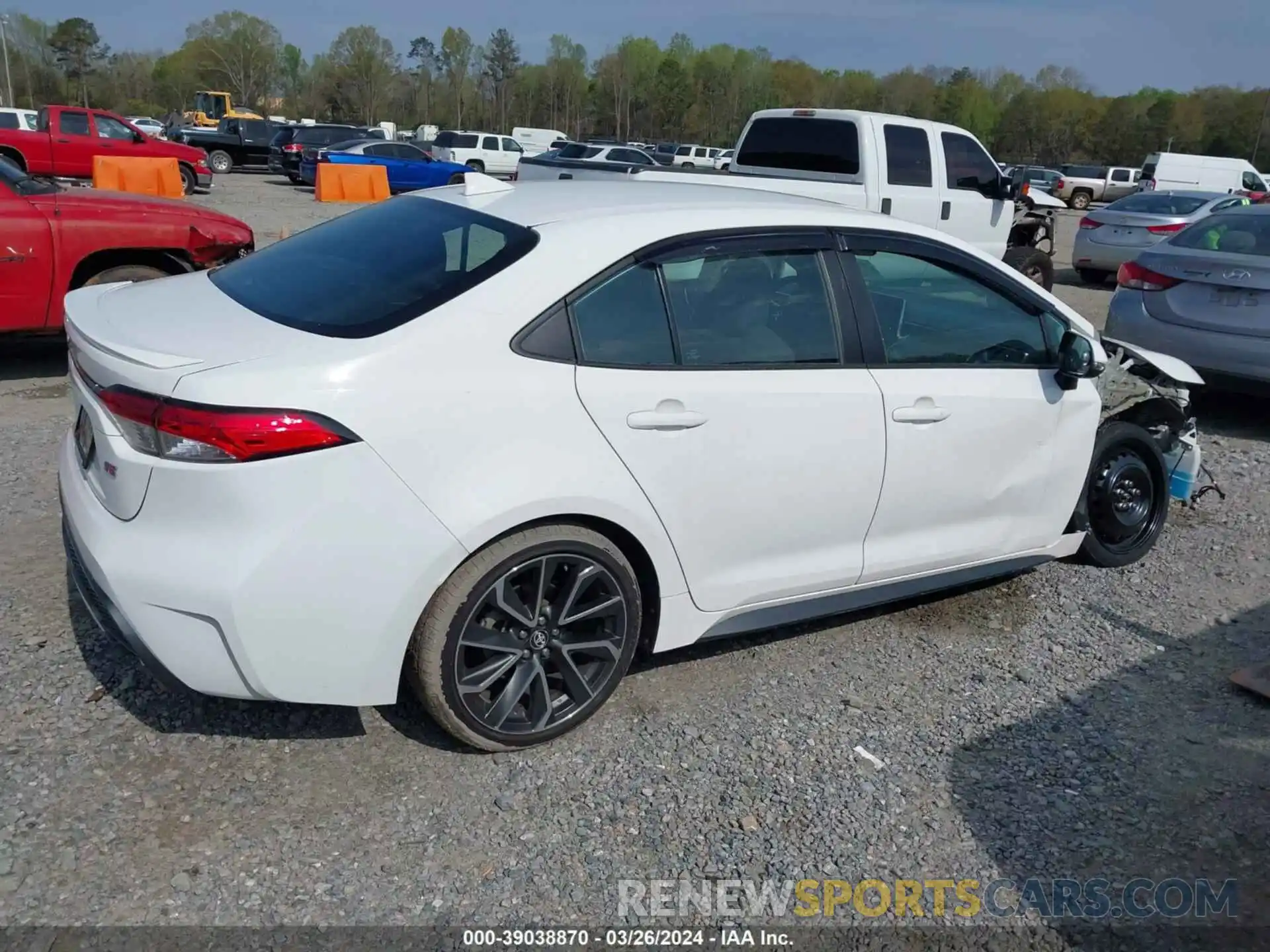 4 Photograph of a damaged car 5YFS4RCE1LP023662 TOYOTA COROLLA 2020