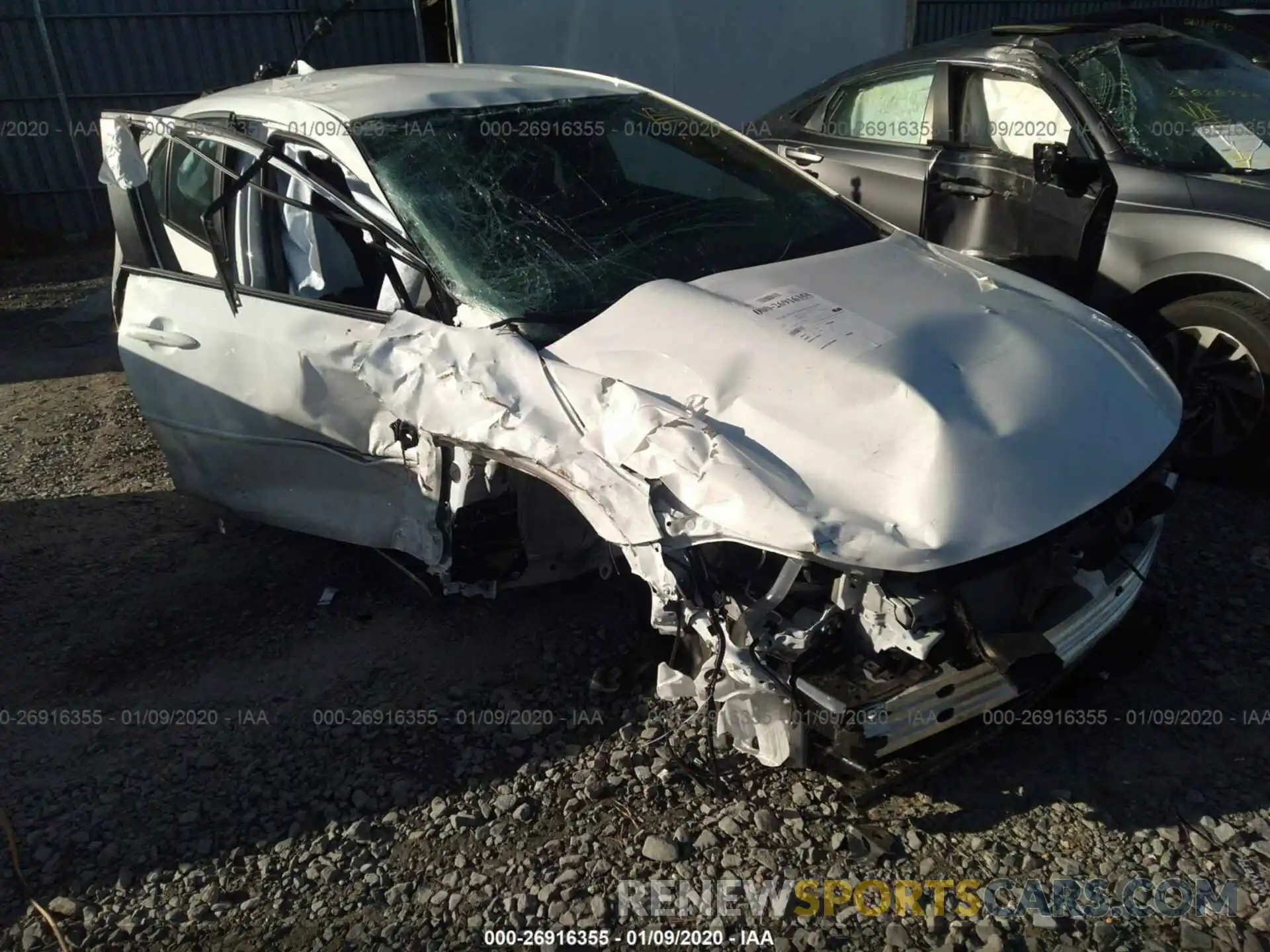 1 Photograph of a damaged car 5YFS4RCE1LP026660 TOYOTA COROLLA 2020