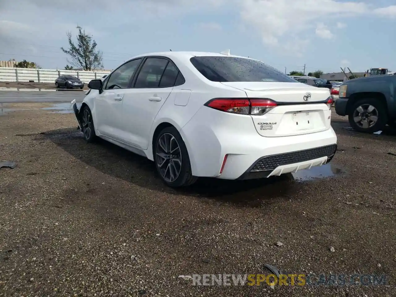 3 Photograph of a damaged car 5YFS4RCE1LP028280 TOYOTA COROLLA 2020