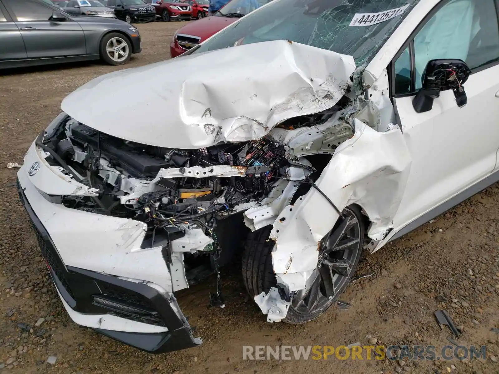 9 Photograph of a damaged car 5YFS4RCE1LP028389 TOYOTA COROLLA 2020