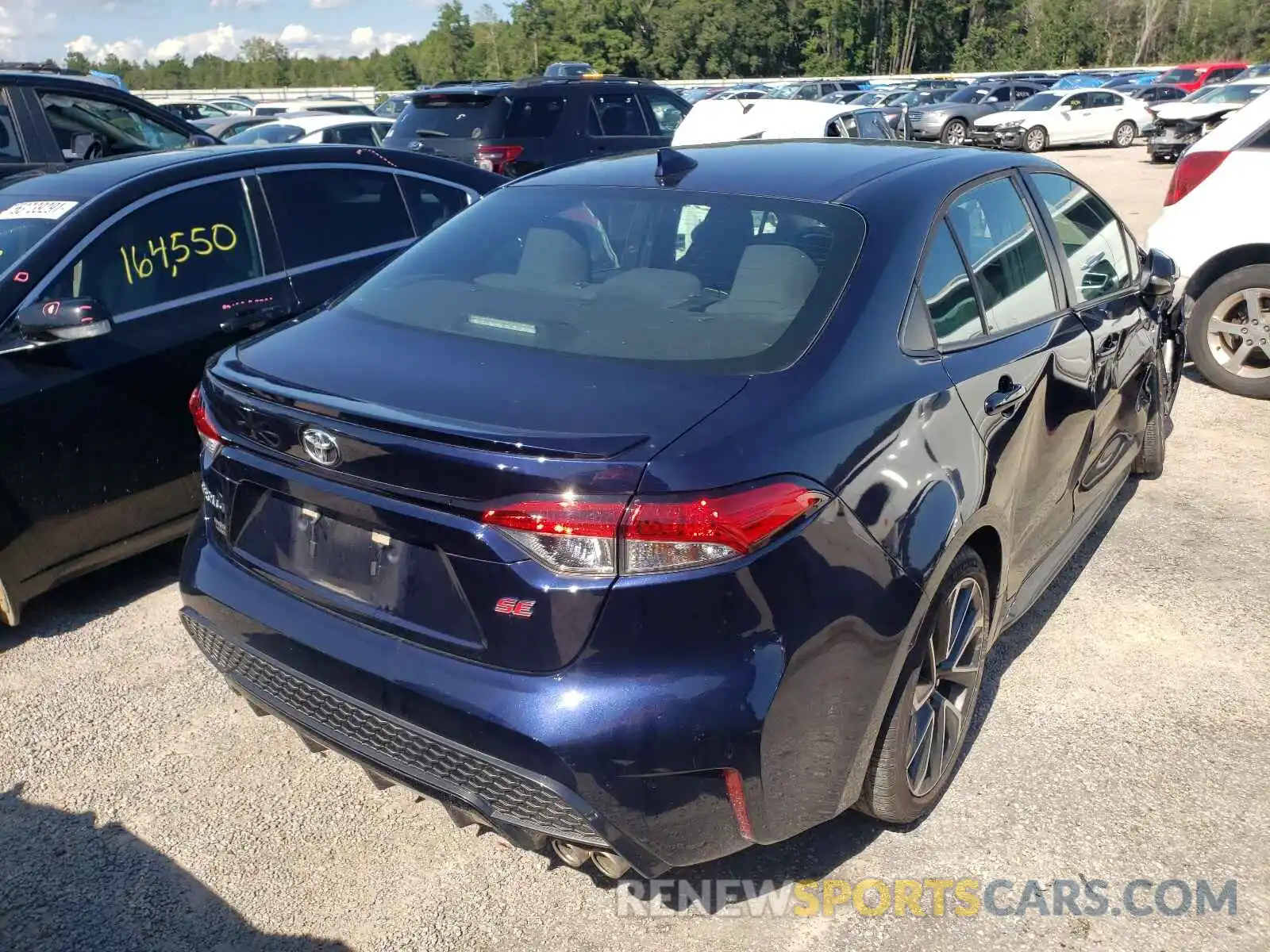 4 Photograph of a damaged car 5YFS4RCE1LP030028 TOYOTA COROLLA 2020