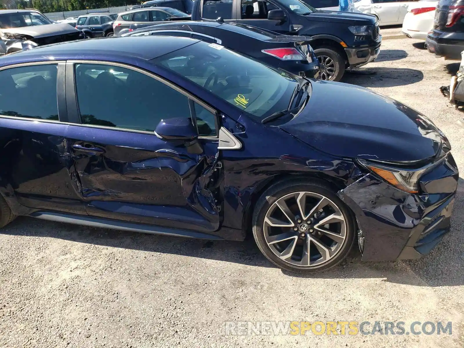 9 Photograph of a damaged car 5YFS4RCE1LP030028 TOYOTA COROLLA 2020