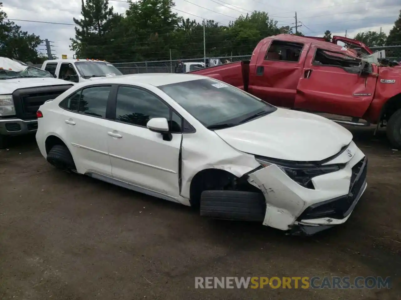 9 Photograph of a damaged car 5YFS4RCE1LP030773 TOYOTA COROLLA 2020