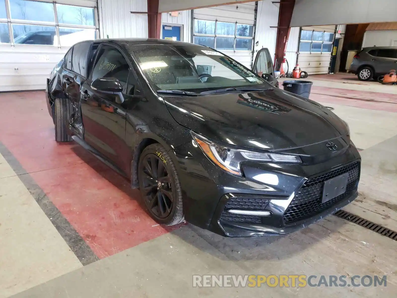 1 Photograph of a damaged car 5YFS4RCE1LP030885 TOYOTA COROLLA 2020