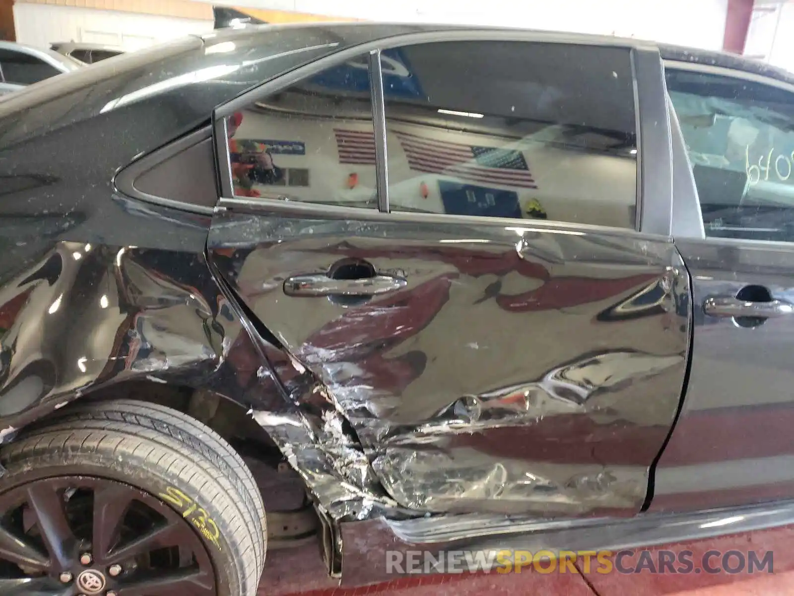 6 Photograph of a damaged car 5YFS4RCE1LP030885 TOYOTA COROLLA 2020