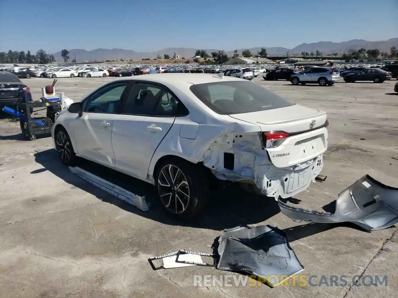 3 Photograph of a damaged car 5YFS4RCE1LP031552 TOYOTA COROLLA 2020