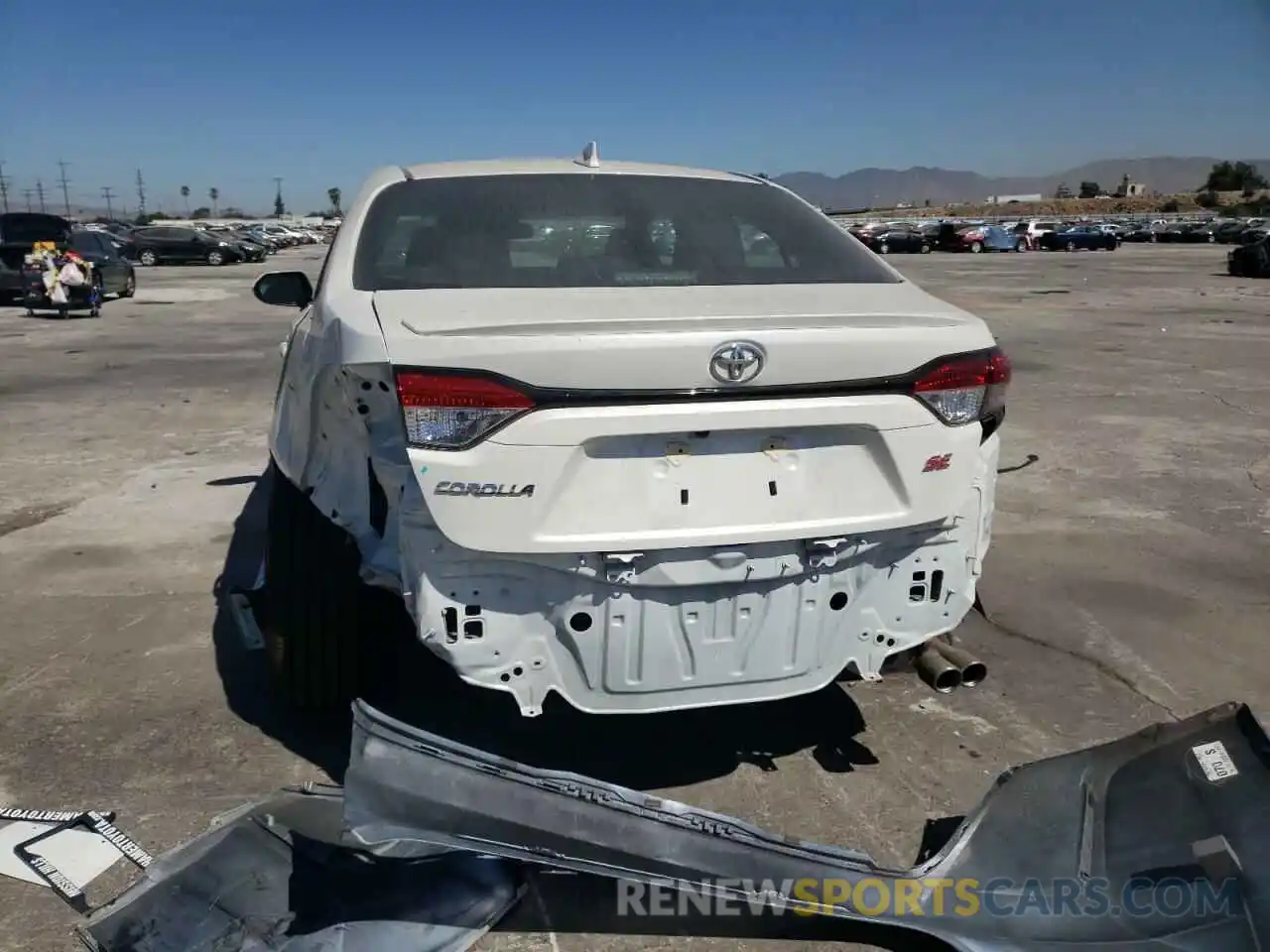 9 Photograph of a damaged car 5YFS4RCE1LP031552 TOYOTA COROLLA 2020