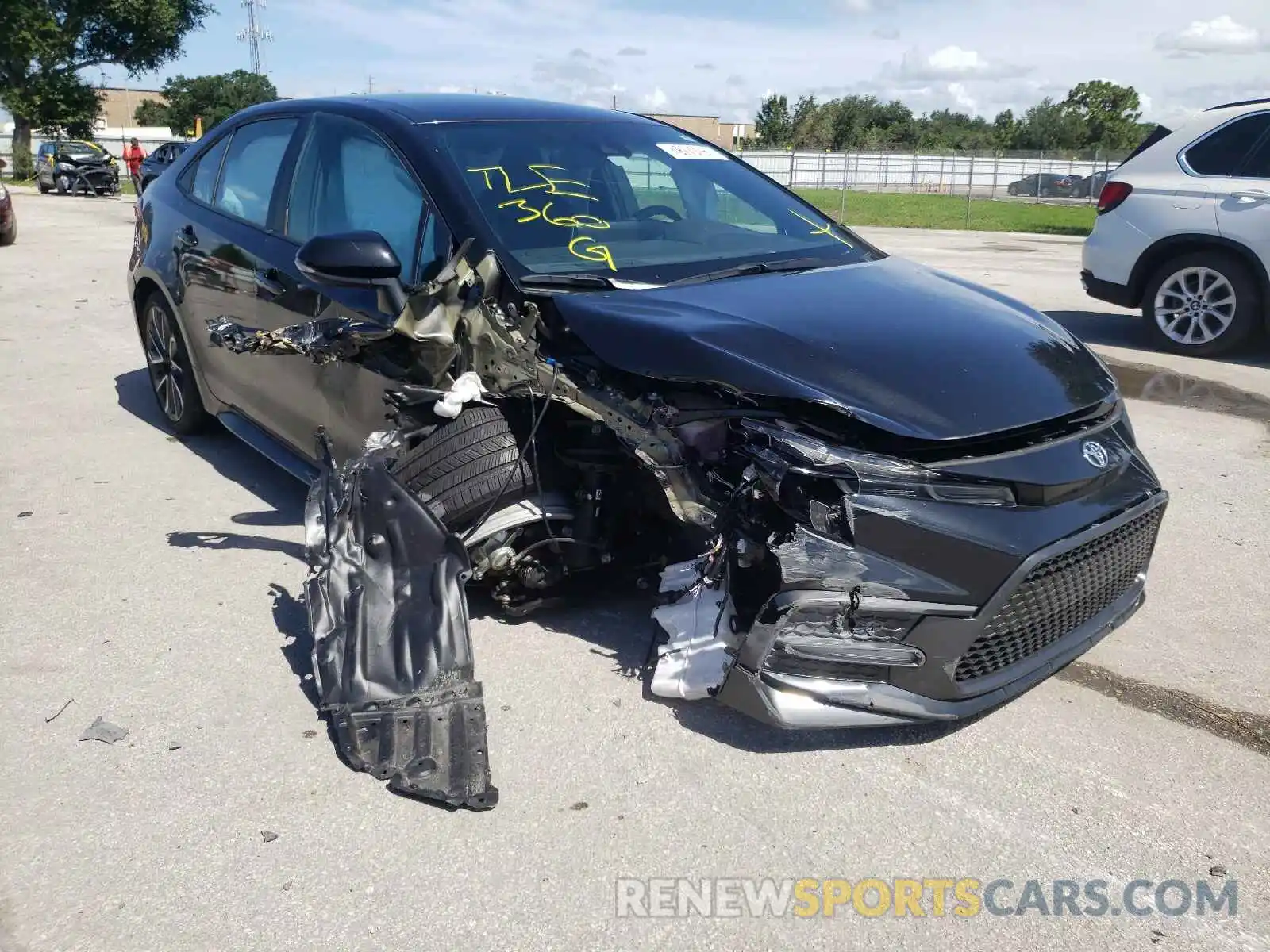 1 Photograph of a damaged car 5YFS4RCE1LP031664 TOYOTA COROLLA 2020