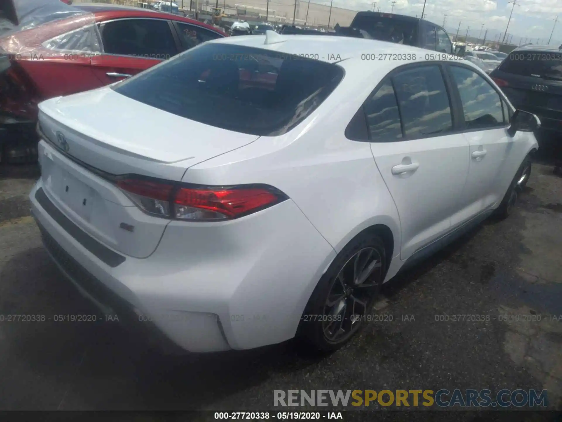 4 Photograph of a damaged car 5YFS4RCE1LP033656 TOYOTA COROLLA 2020