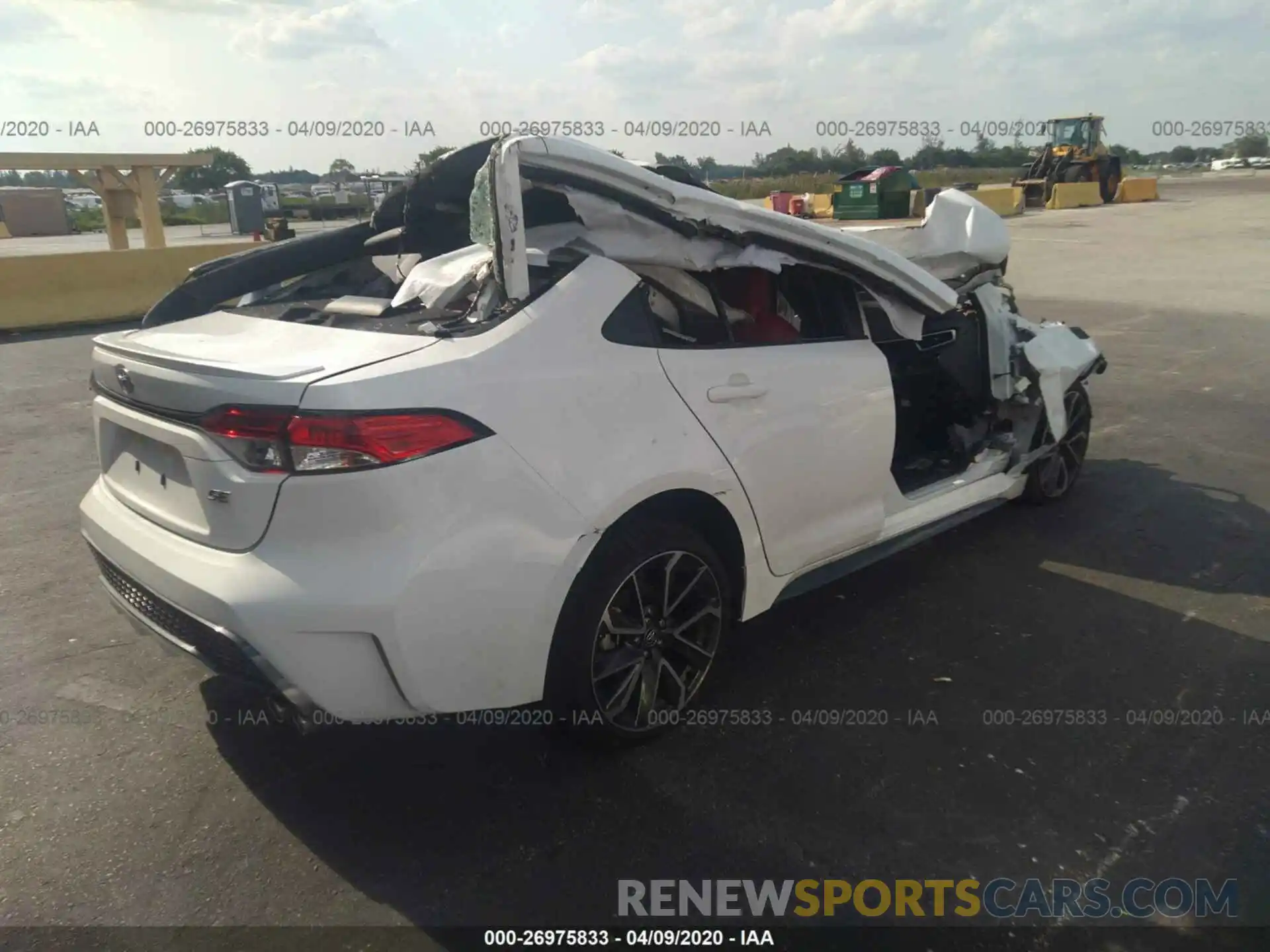 4 Photograph of a damaged car 5YFS4RCE1LP035438 TOYOTA COROLLA 2020