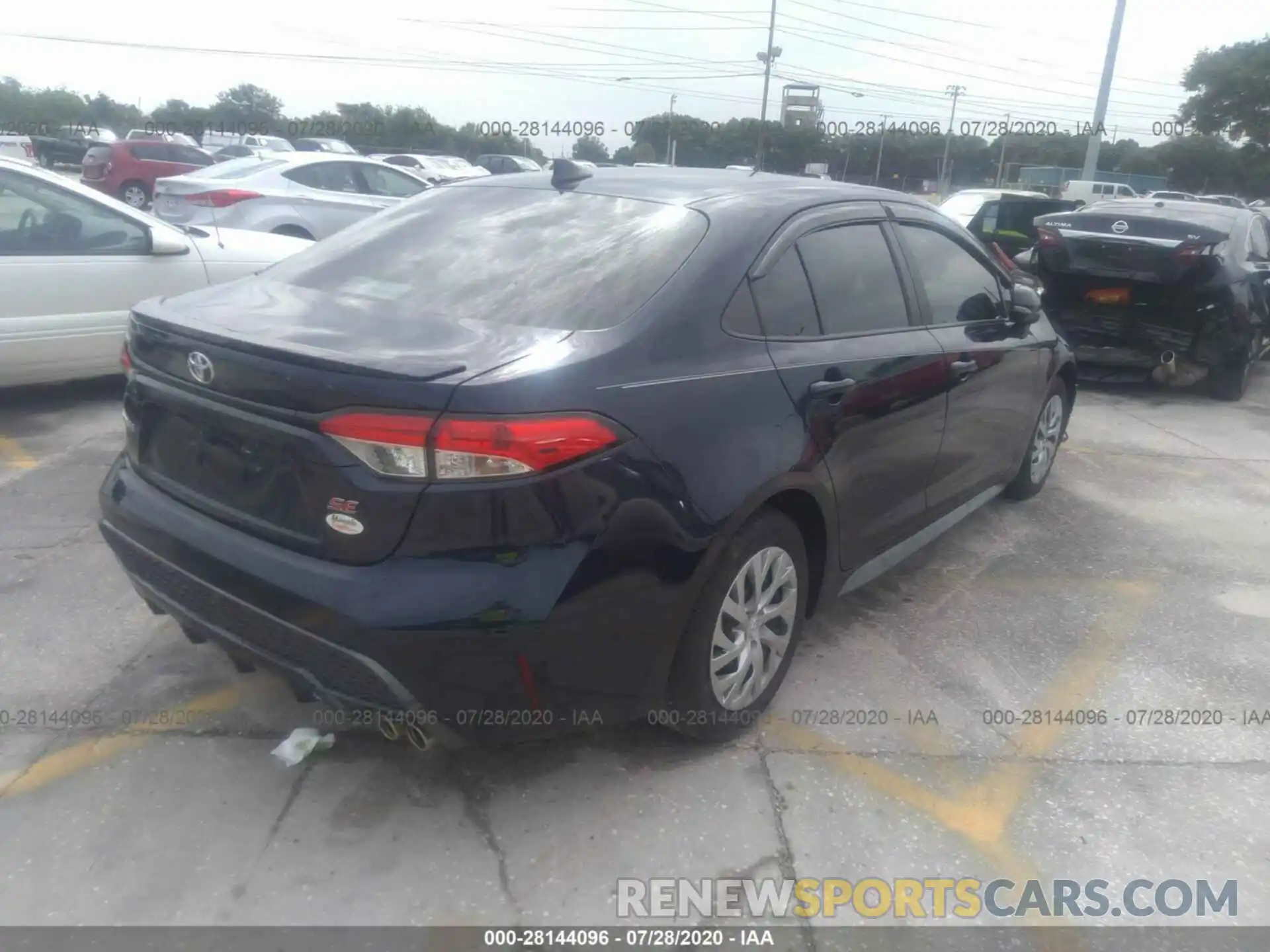 4 Photograph of a damaged car 5YFS4RCE1LP037688 TOYOTA COROLLA 2020