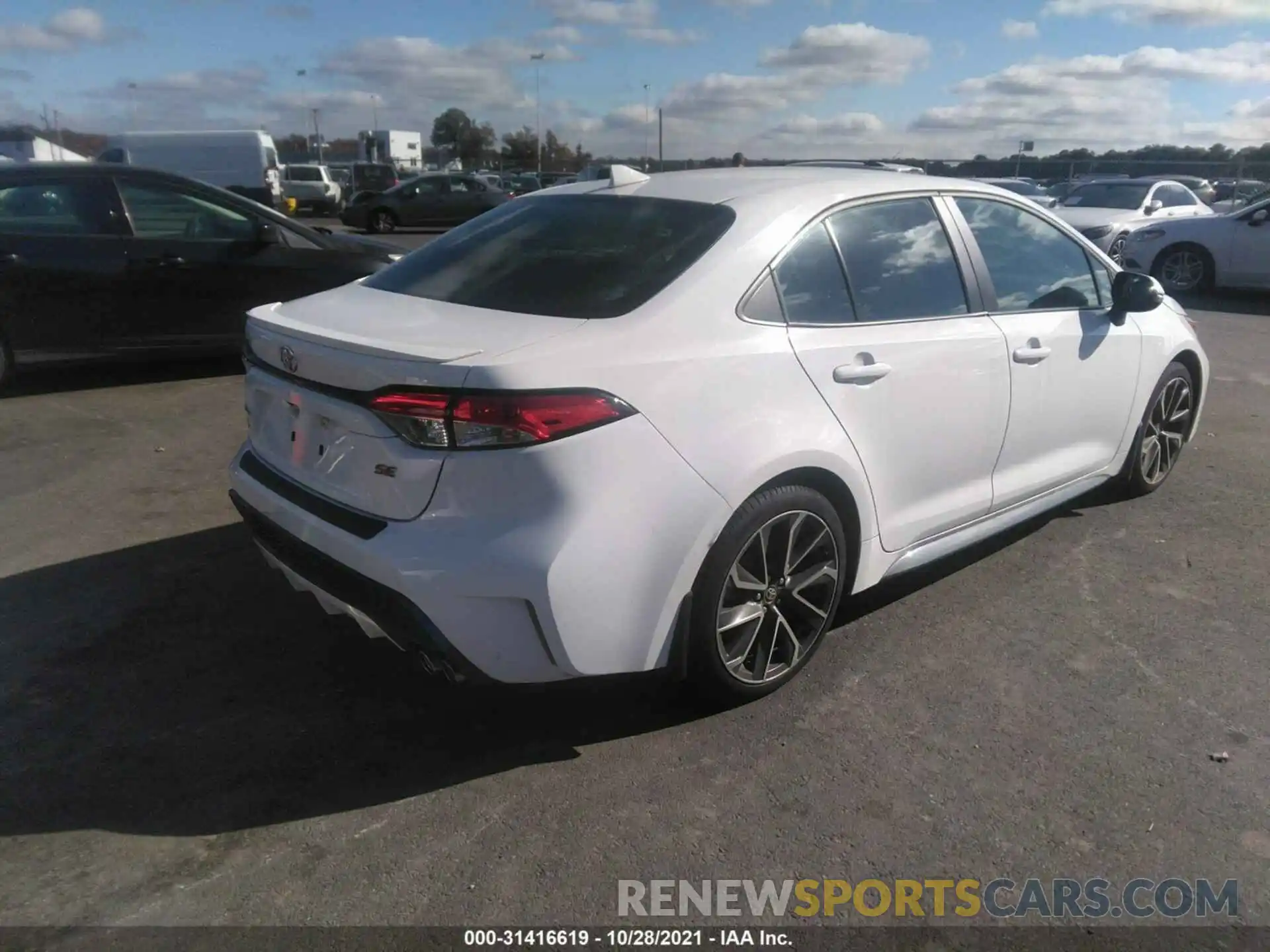 4 Photograph of a damaged car 5YFS4RCE1LP038484 TOYOTA COROLLA 2020