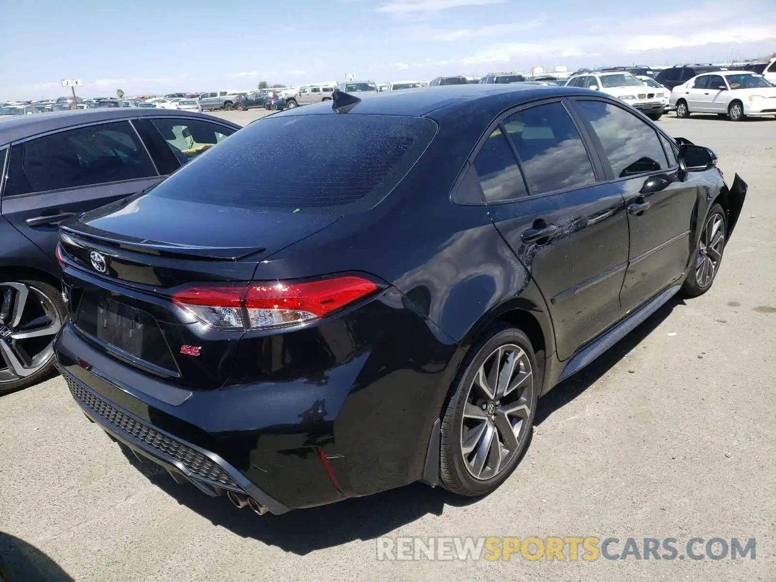 4 Photograph of a damaged car 5YFS4RCE1LP038517 TOYOTA COROLLA 2020