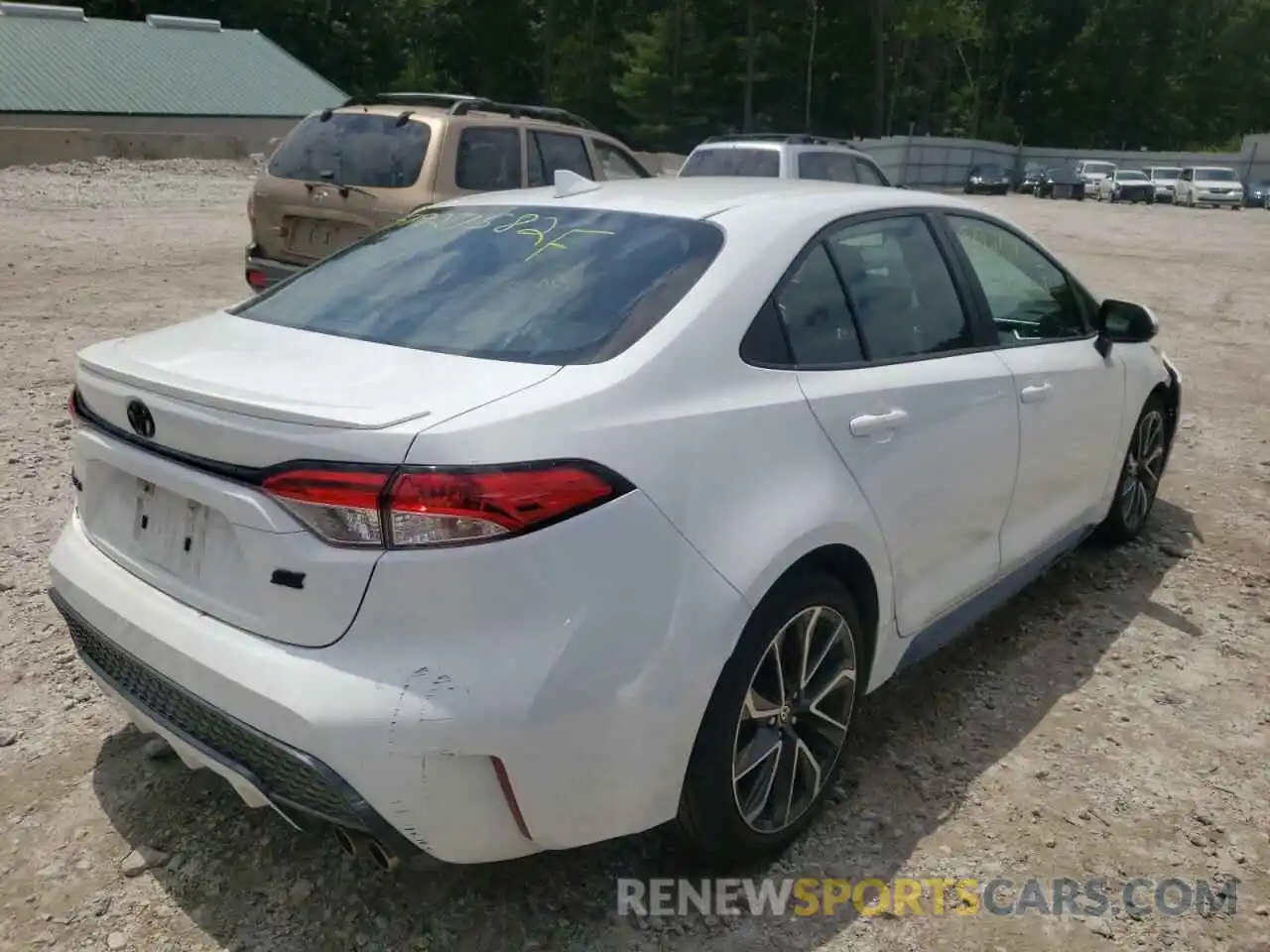 4 Photograph of a damaged car 5YFS4RCE1LP038596 TOYOTA COROLLA 2020