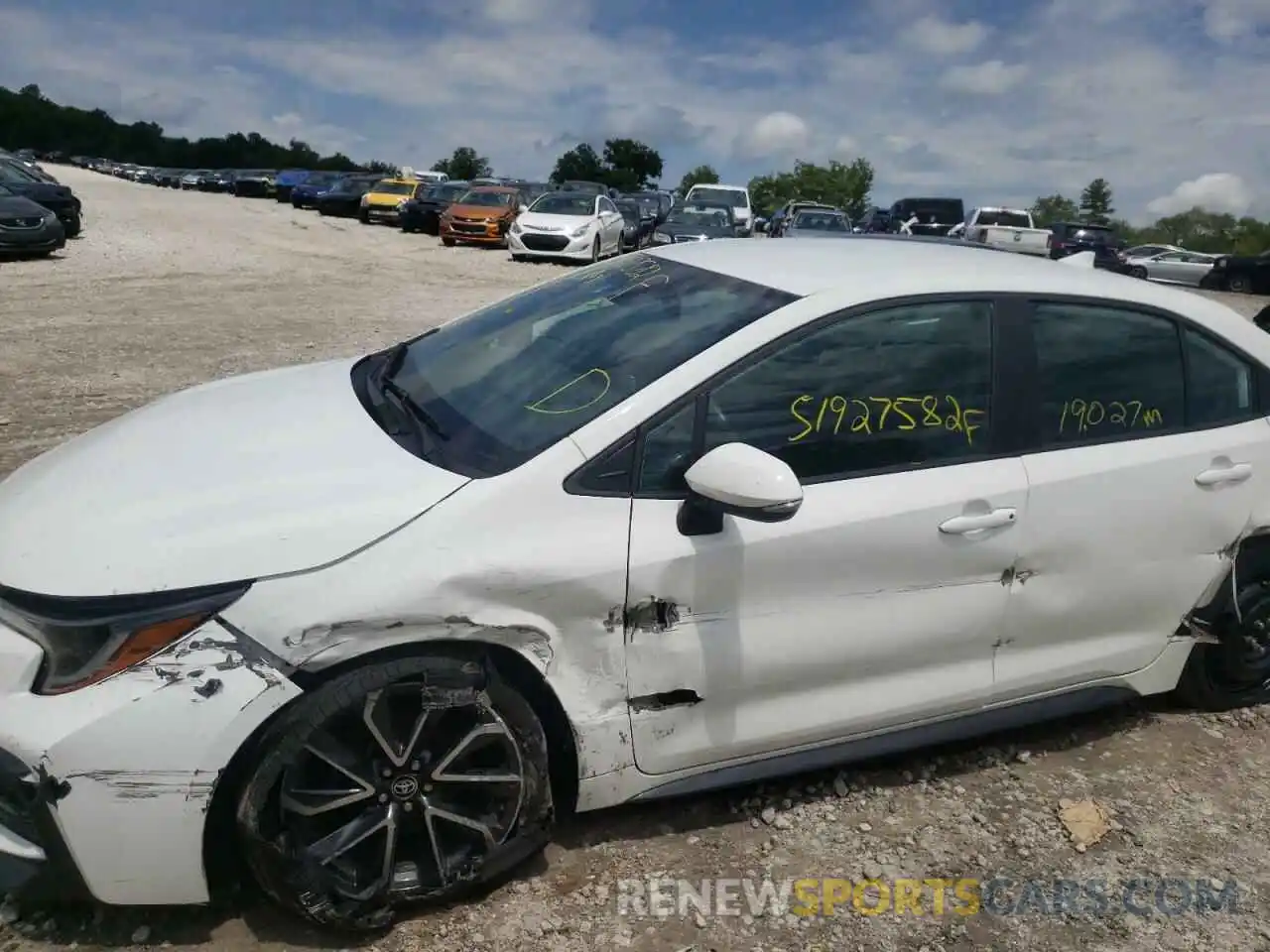 9 Photograph of a damaged car 5YFS4RCE1LP038596 TOYOTA COROLLA 2020