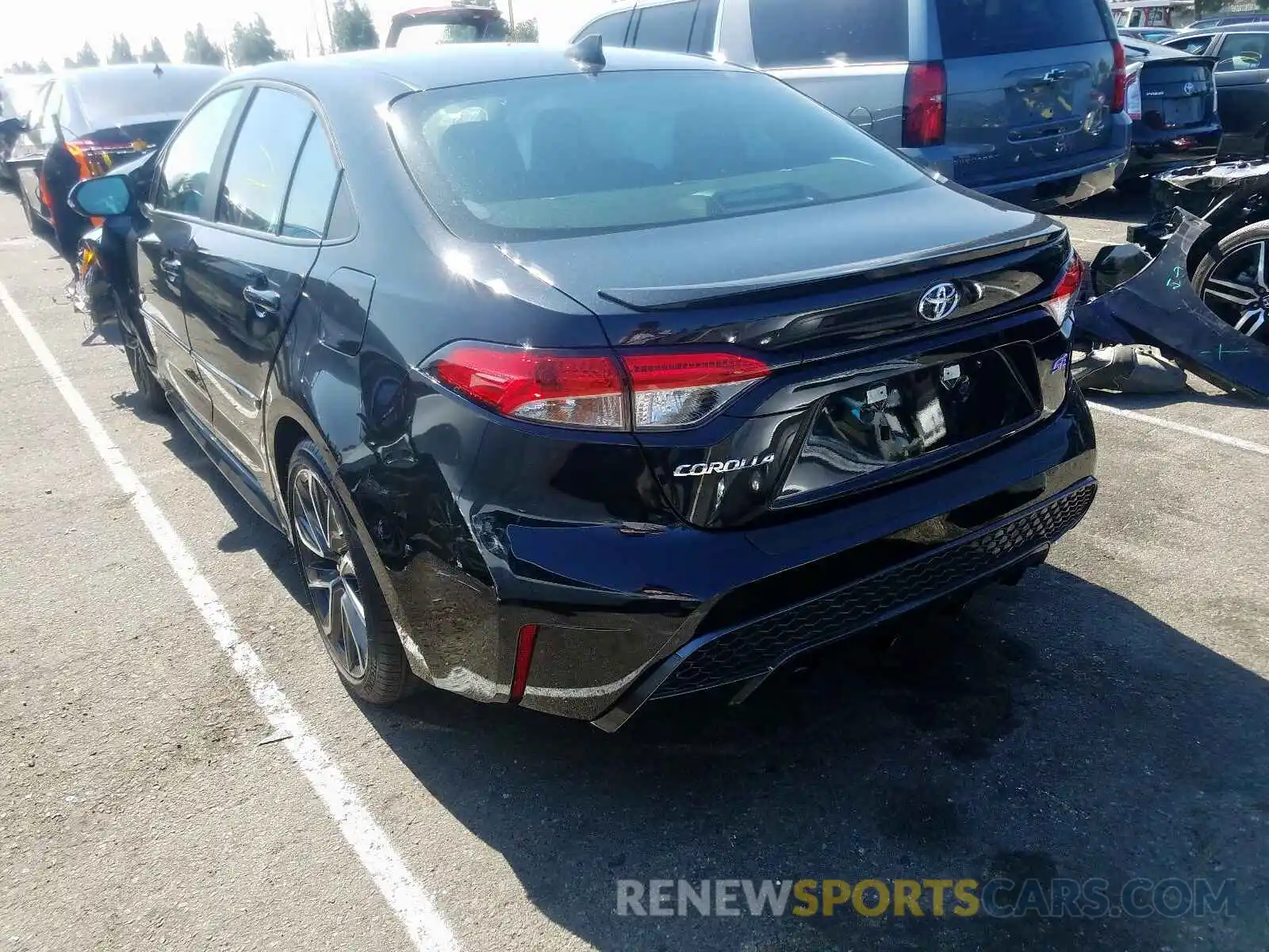 3 Photograph of a damaged car 5YFS4RCE1LP040199 TOYOTA COROLLA 2020