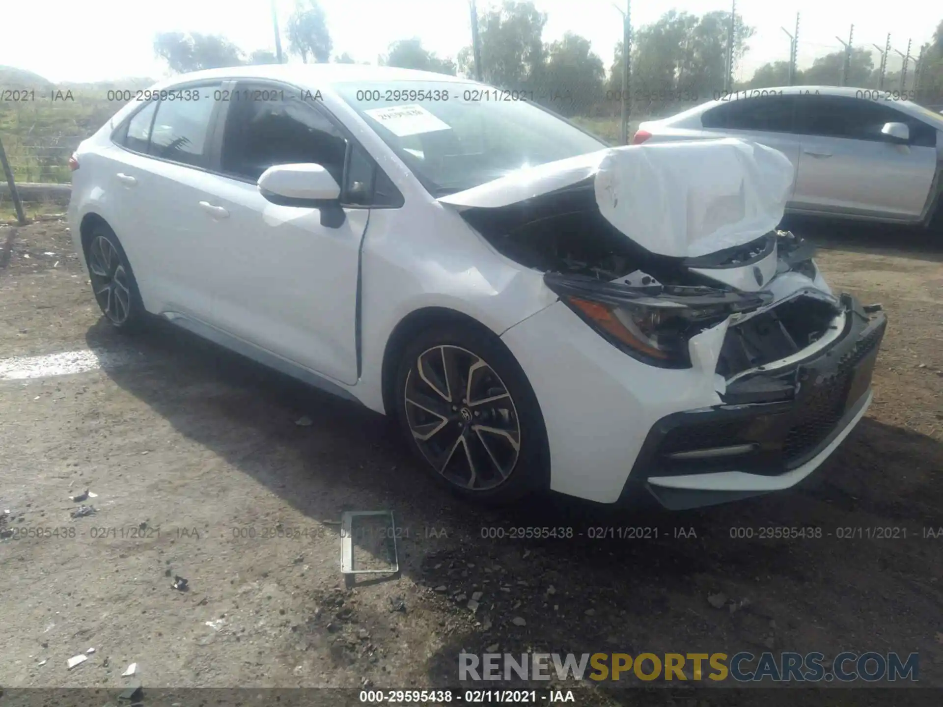 1 Photograph of a damaged car 5YFS4RCE1LP040879 TOYOTA COROLLA 2020