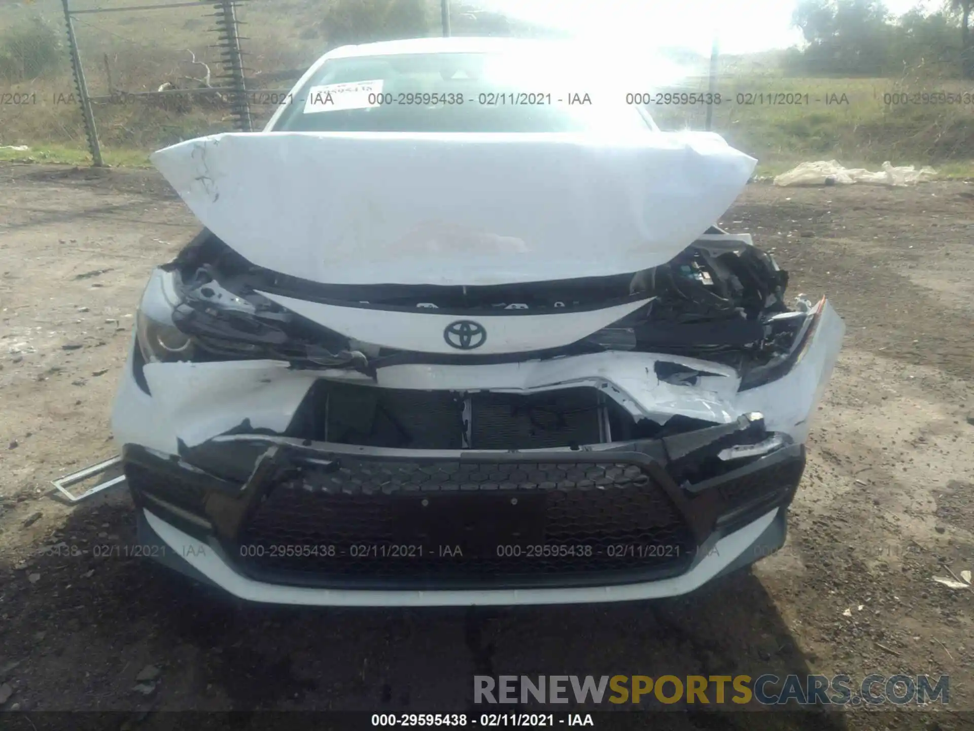 6 Photograph of a damaged car 5YFS4RCE1LP040879 TOYOTA COROLLA 2020