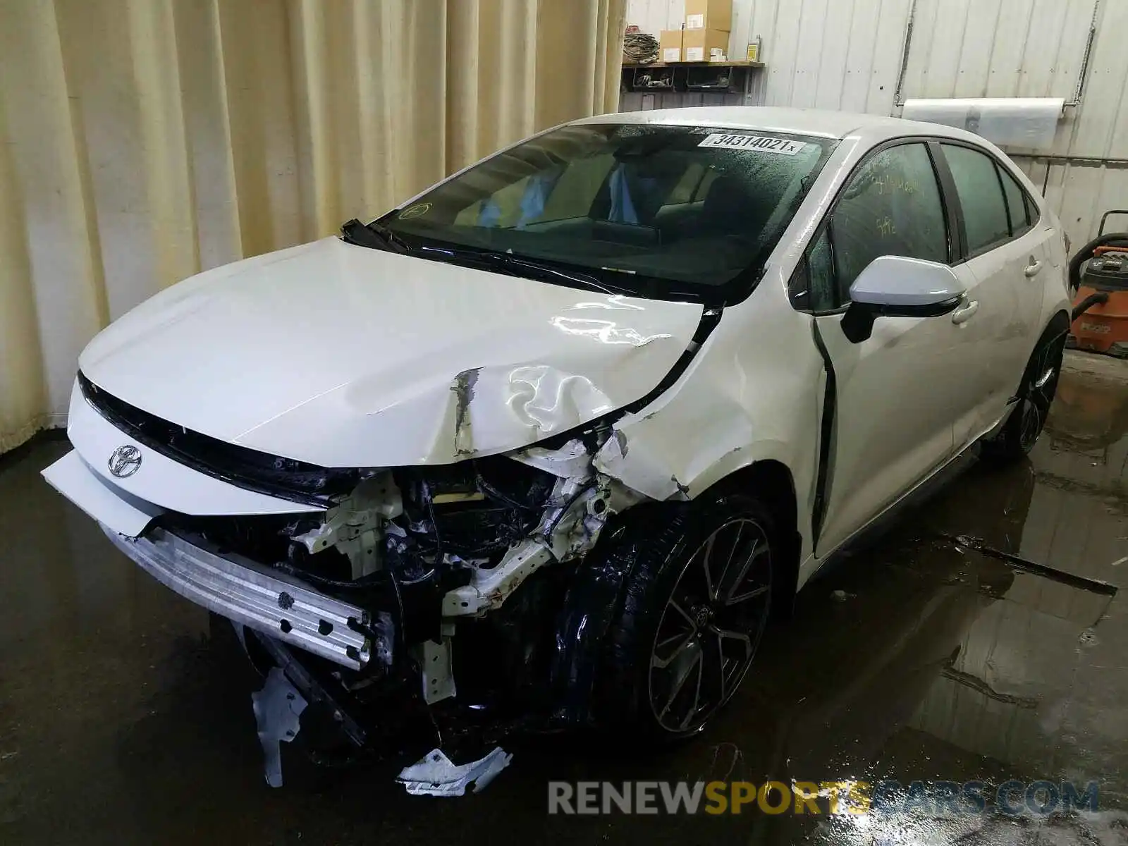 2 Photograph of a damaged car 5YFS4RCE1LP040901 TOYOTA COROLLA 2020