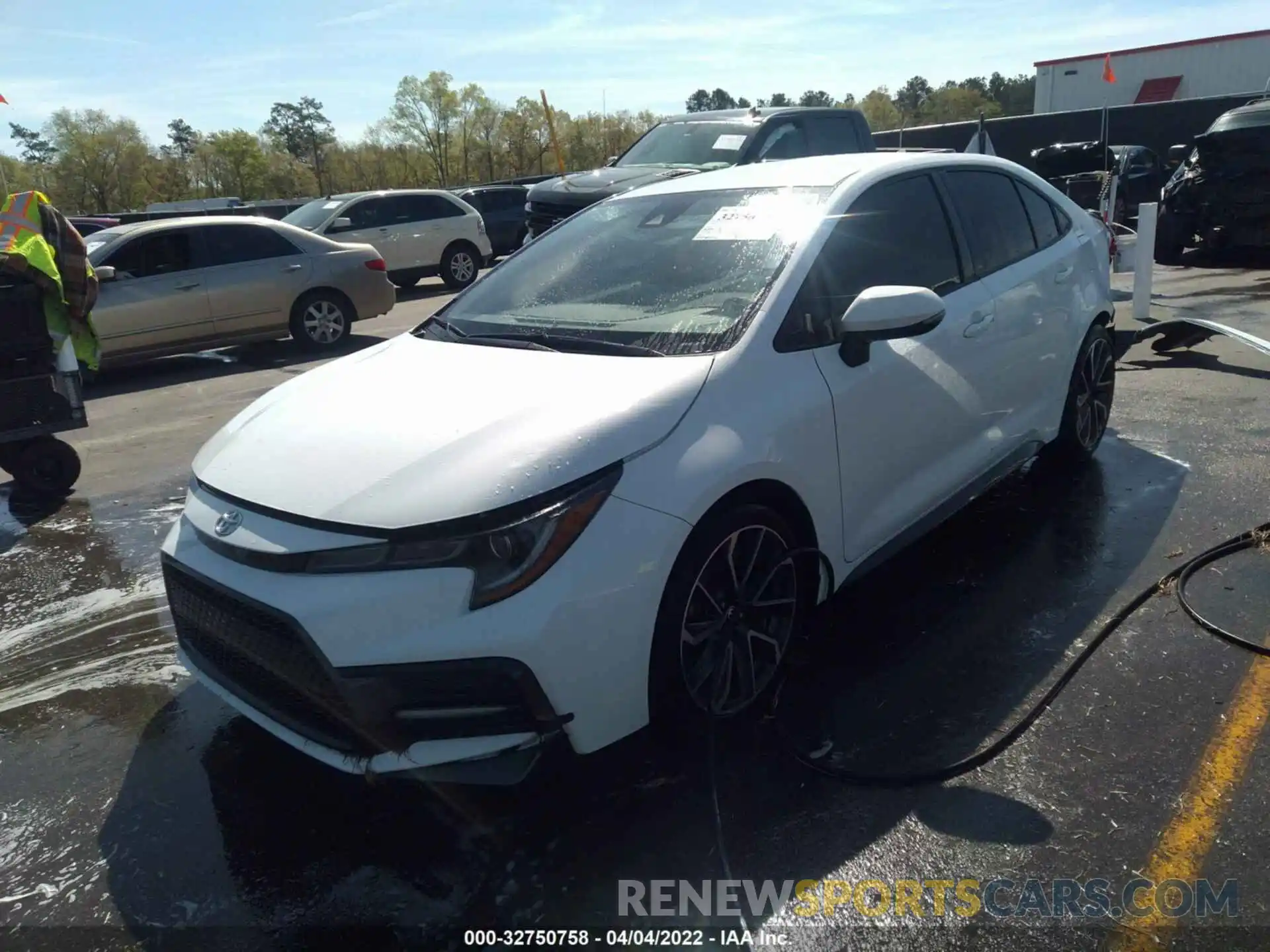 2 Photograph of a damaged car 5YFS4RCE1LP041224 TOYOTA COROLLA 2020