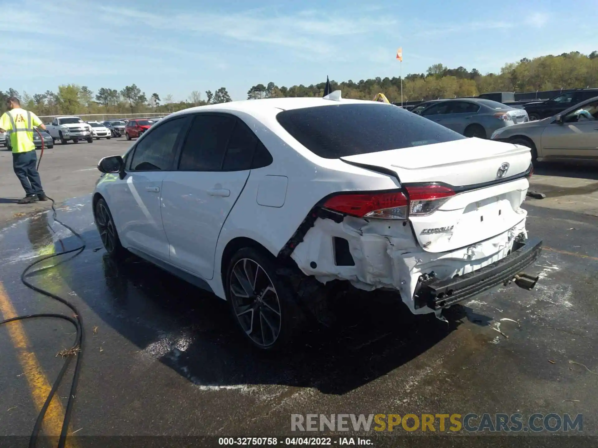 3 Photograph of a damaged car 5YFS4RCE1LP041224 TOYOTA COROLLA 2020