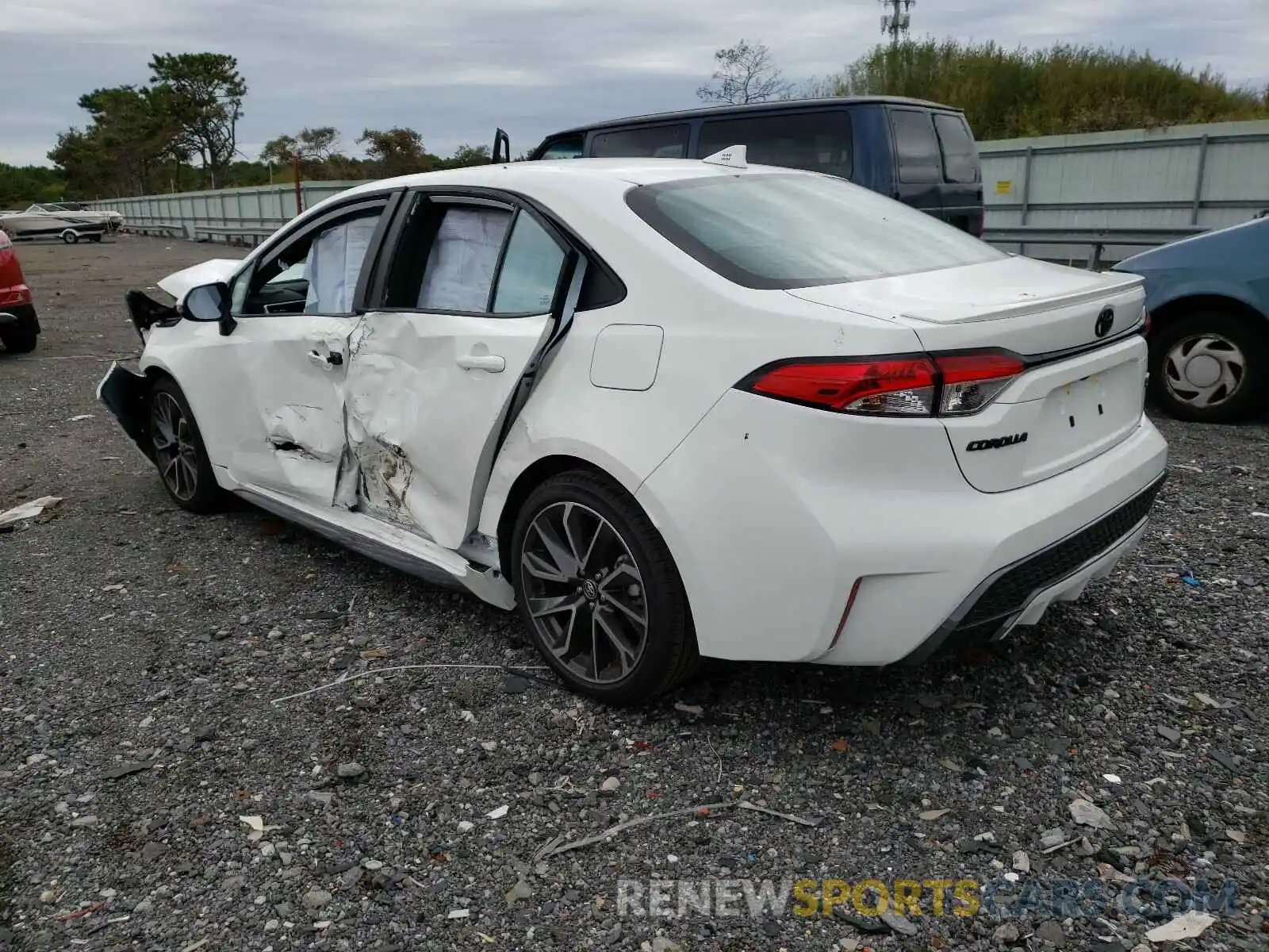 3 Photograph of a damaged car 5YFS4RCE1LP041675 TOYOTA COROLLA 2020