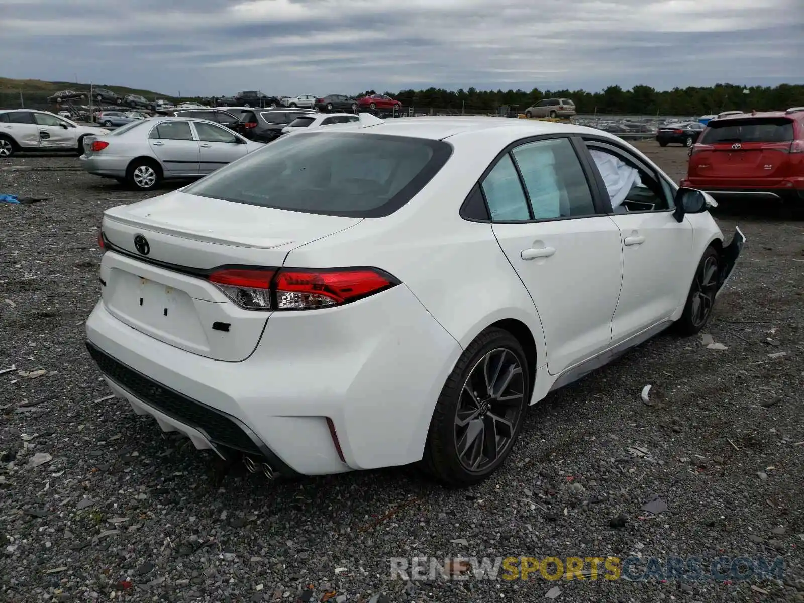 4 Photograph of a damaged car 5YFS4RCE1LP041675 TOYOTA COROLLA 2020