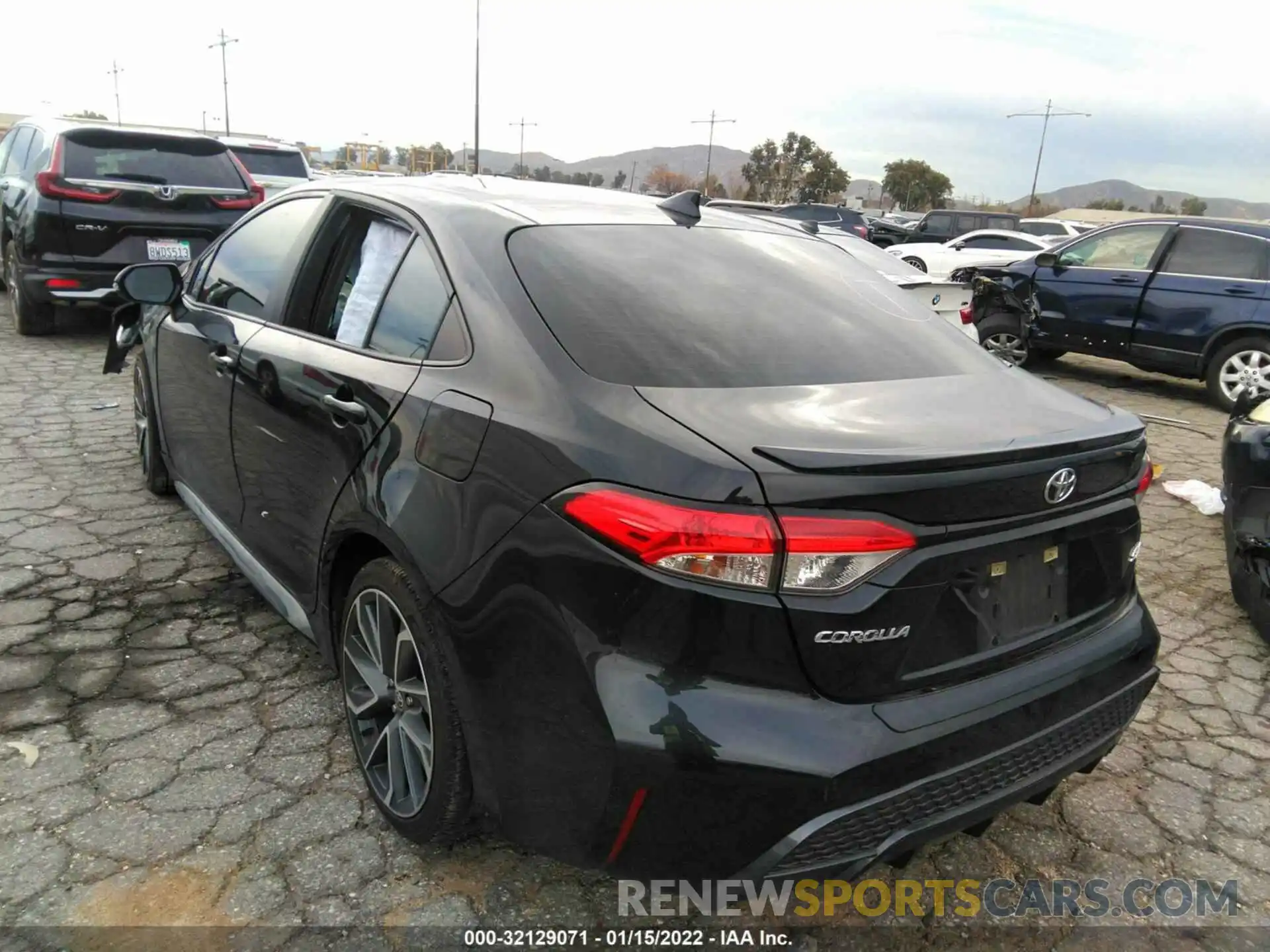 3 Photograph of a damaged car 5YFS4RCE1LP041921 TOYOTA COROLLA 2020