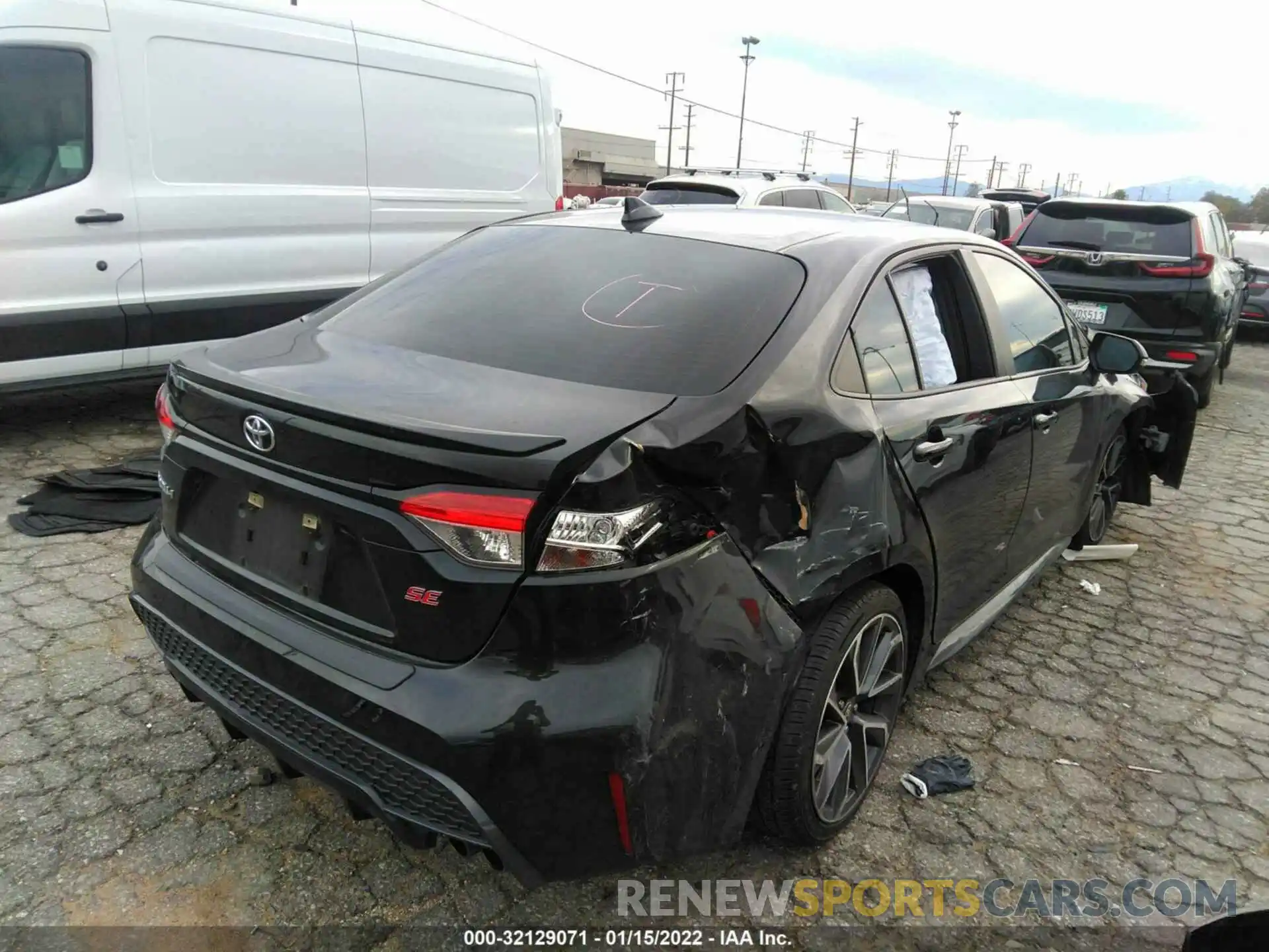 4 Photograph of a damaged car 5YFS4RCE1LP041921 TOYOTA COROLLA 2020