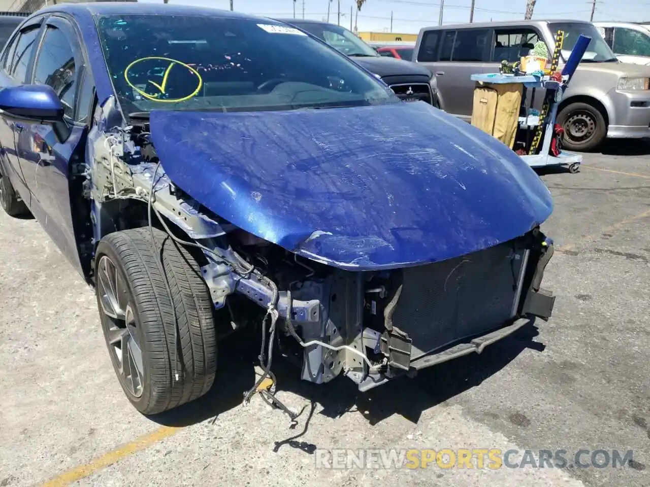 9 Photograph of a damaged car 5YFS4RCE1LP041949 TOYOTA COROLLA 2020