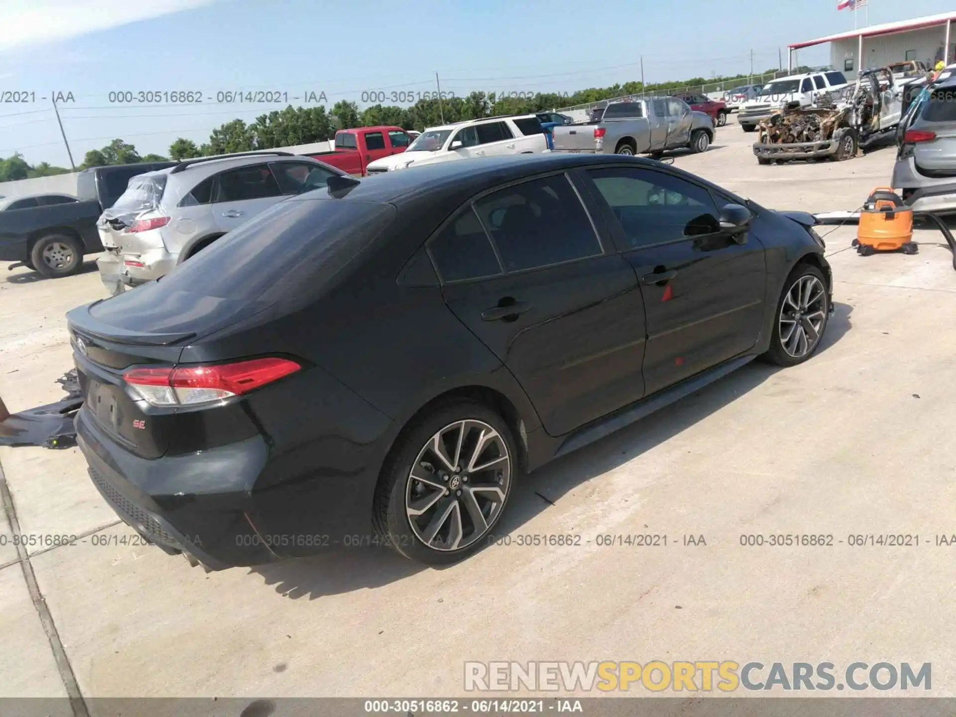 4 Photograph of a damaged car 5YFS4RCE1LP044740 TOYOTA COROLLA 2020